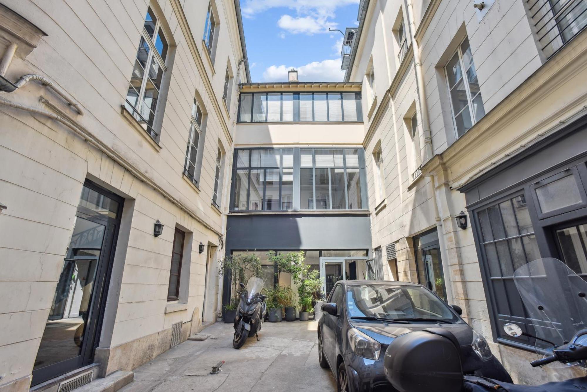 Beau 3 Pieces Rue Poissonniere * Paris