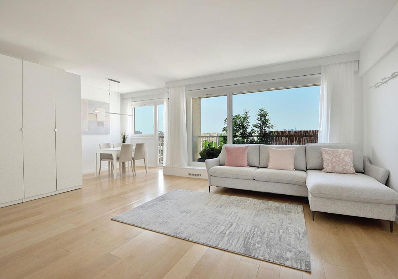 Magical Modern Eiffel Tower, The Million Dollar View Apartment Paris