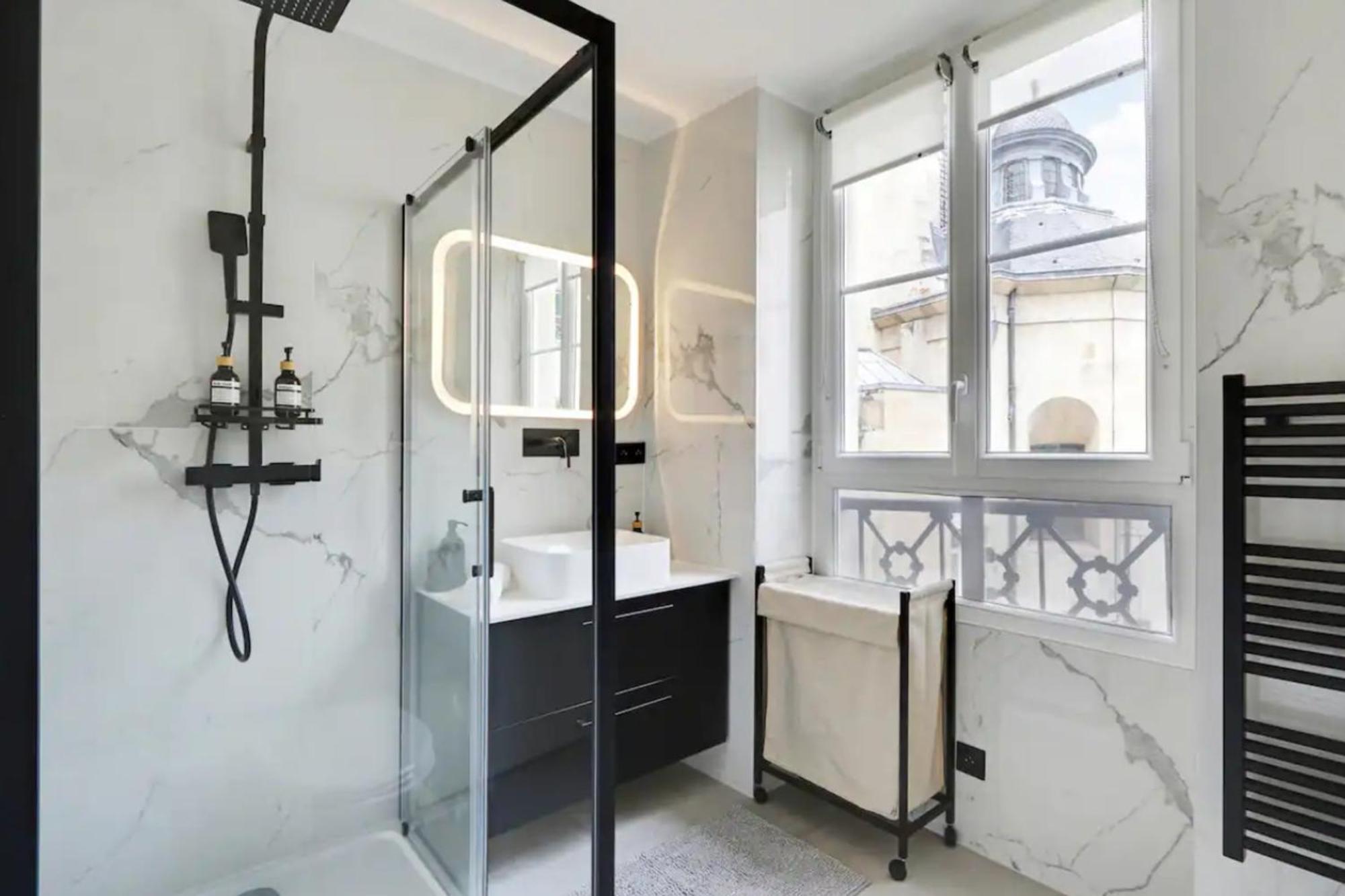 Marais - Rivoli - Beautiful Flat 4p Apartment Paris