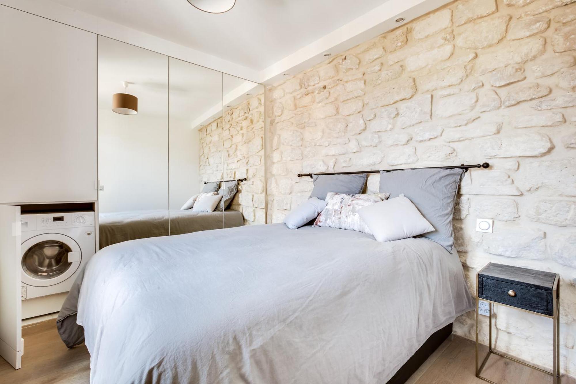 Volontaire Apartment *