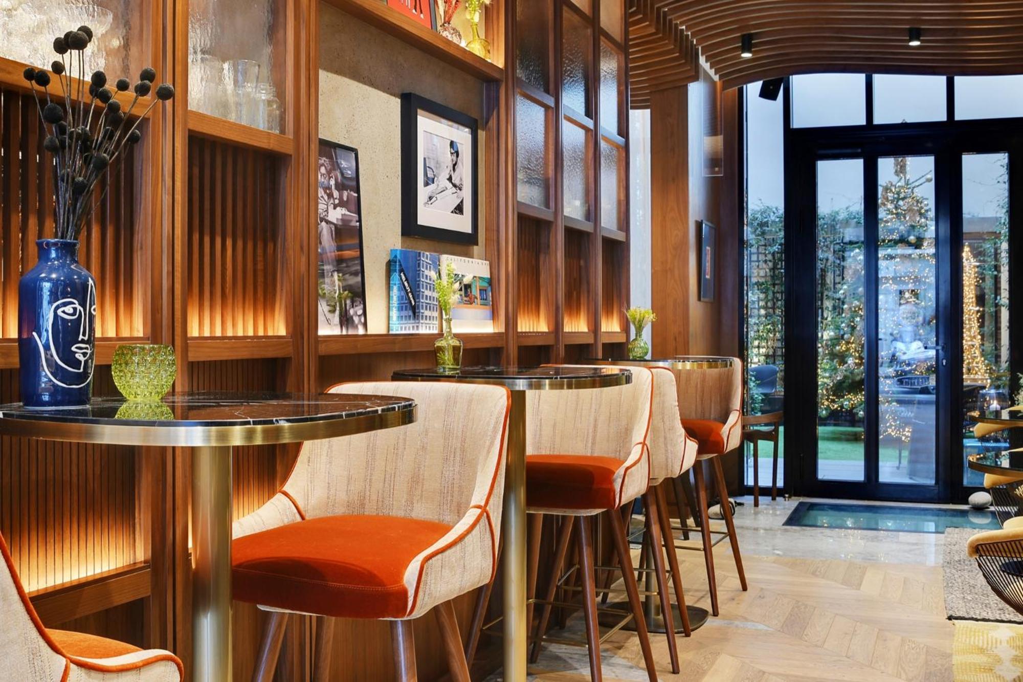 Card Hotel Paris