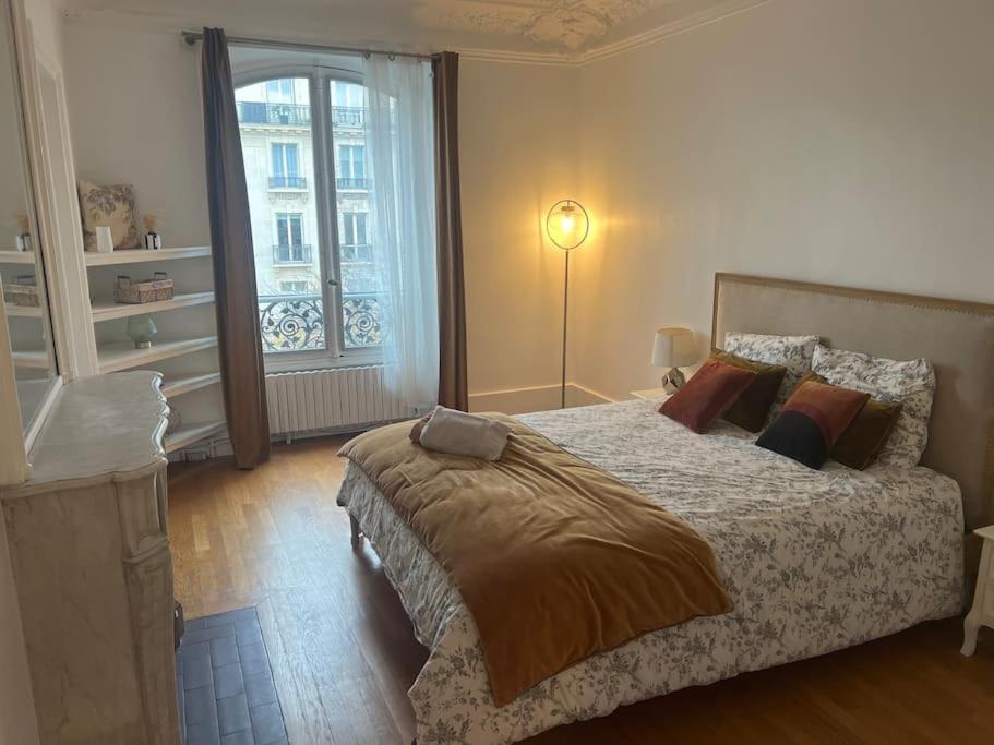 Appartamento Guest Nearby Champs Elysees Parigi