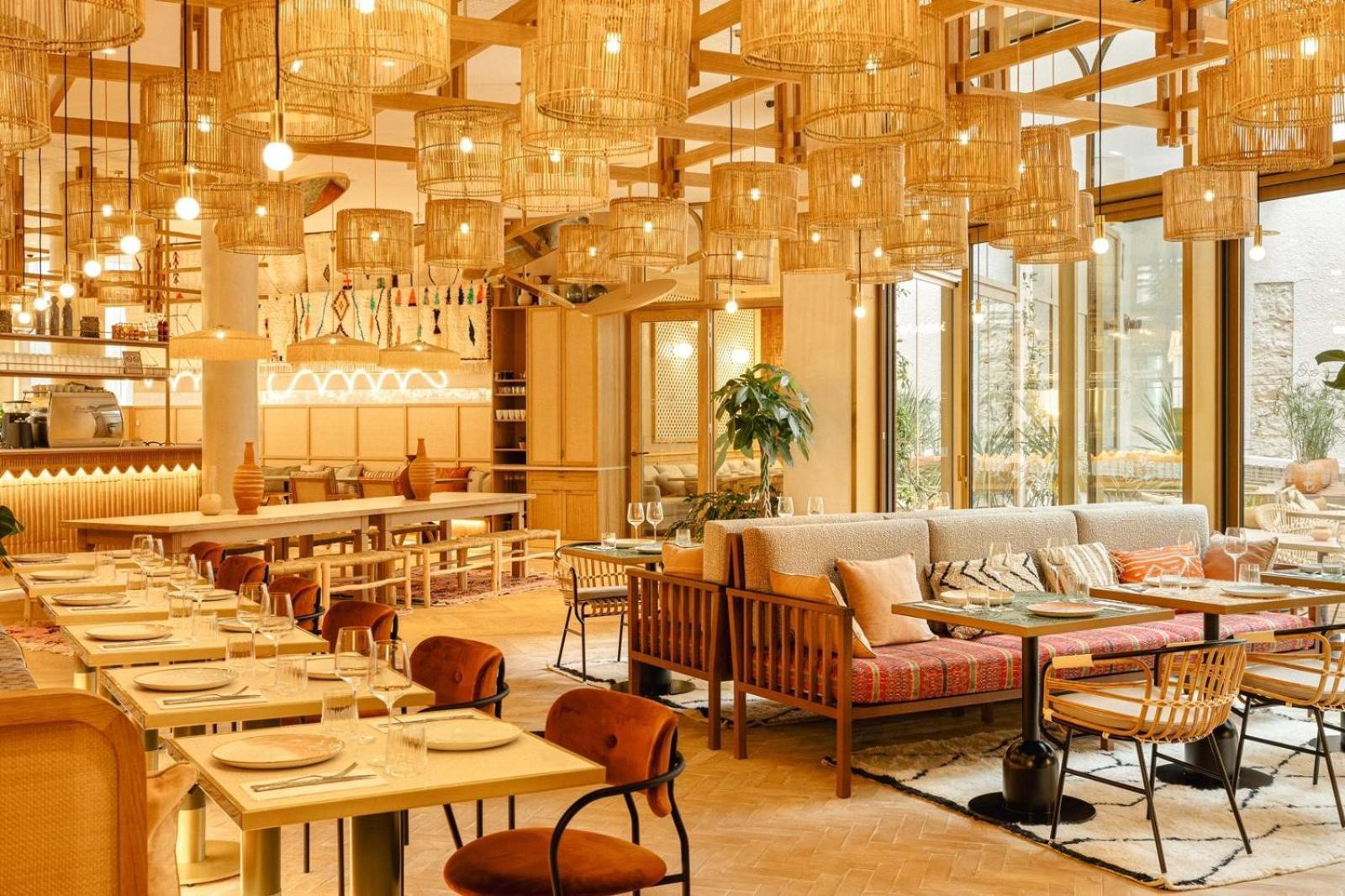 Hotel Bloom House & 4*