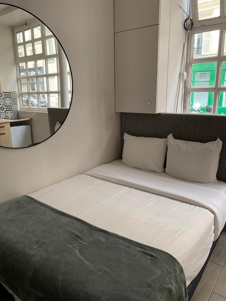 Bright Charming Modern Studio By Dreamy Canal * Parigi