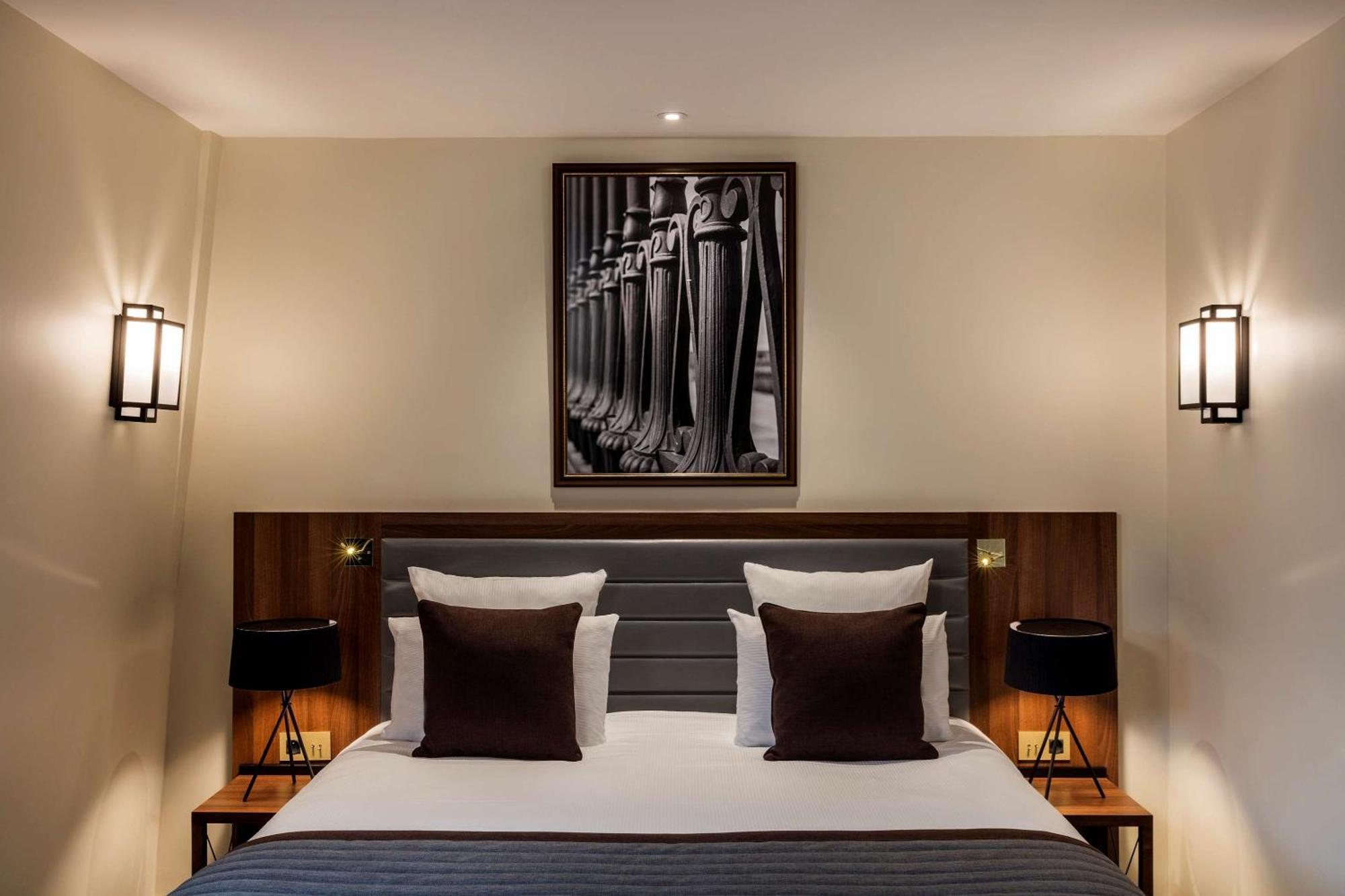 Hotel Mayflower Opera 4*