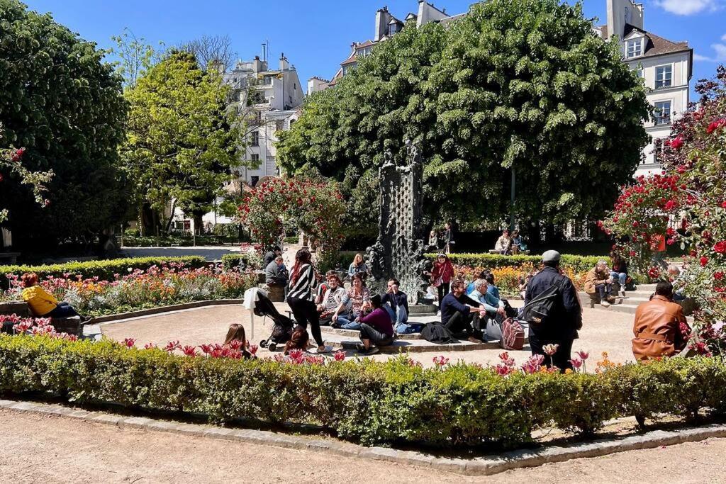 Rooftop Triplex With Garden At Notre Dame