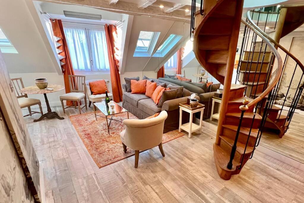 Rooftop Triplex With Garden At Notre Dame Apartment Paris