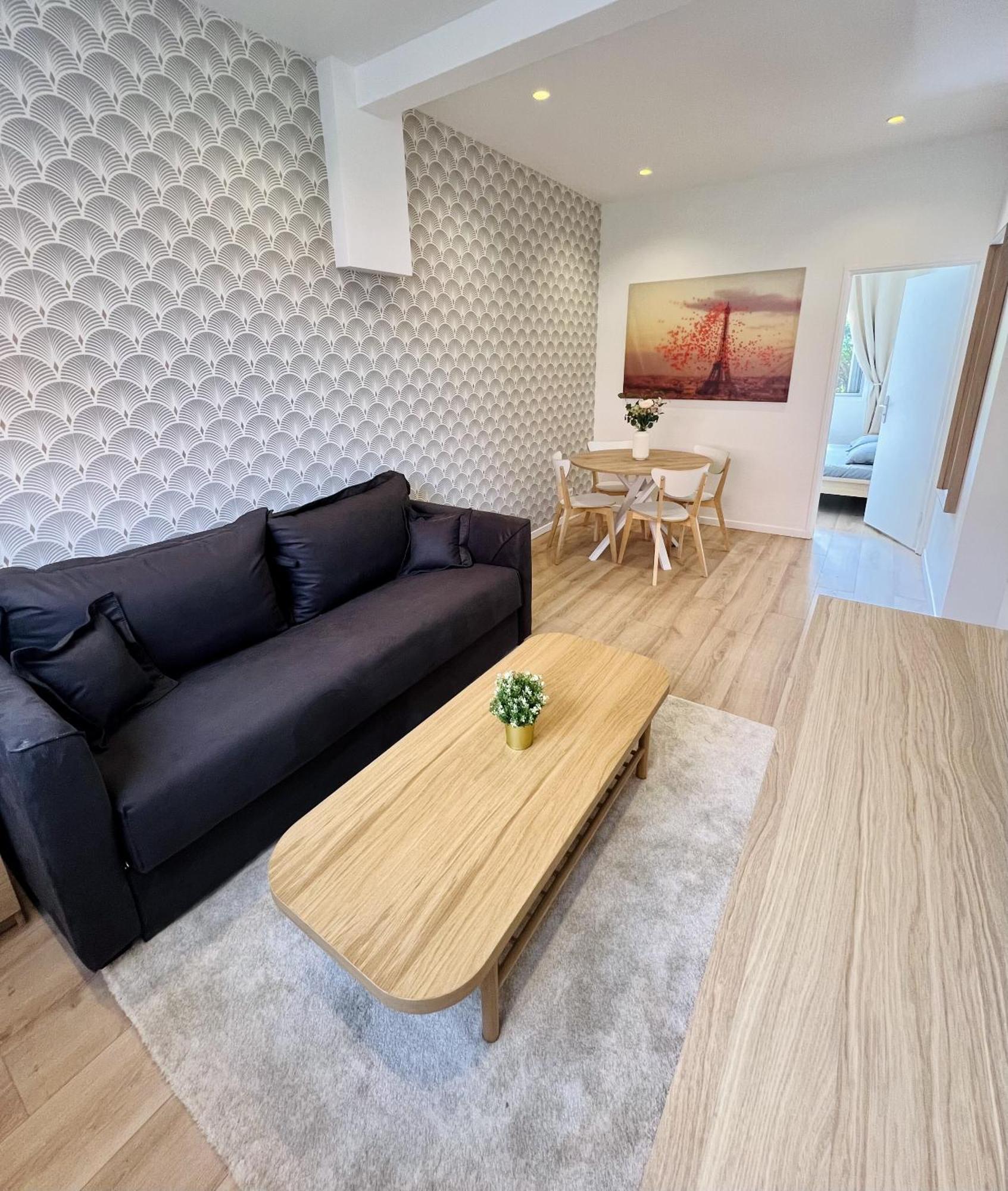 66 Grands Champs Apartment *