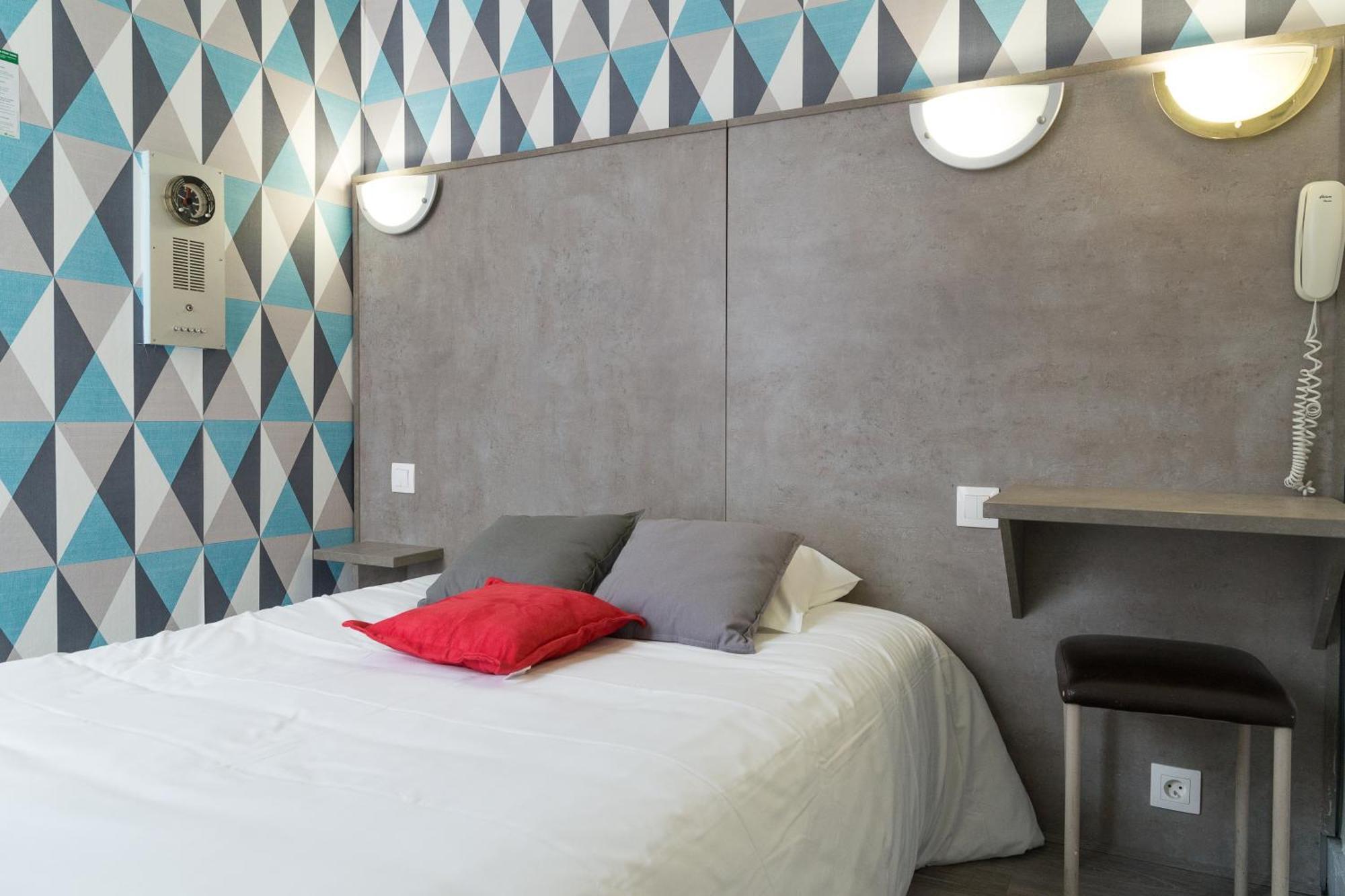 Panam Gambetta- Place Gambetta-mairie Du 20 Emme 3* Paris