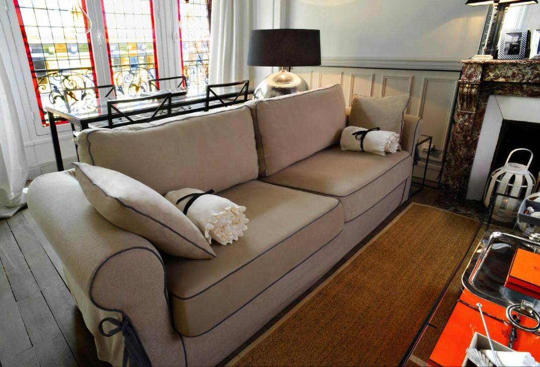 Eiffel Apartment