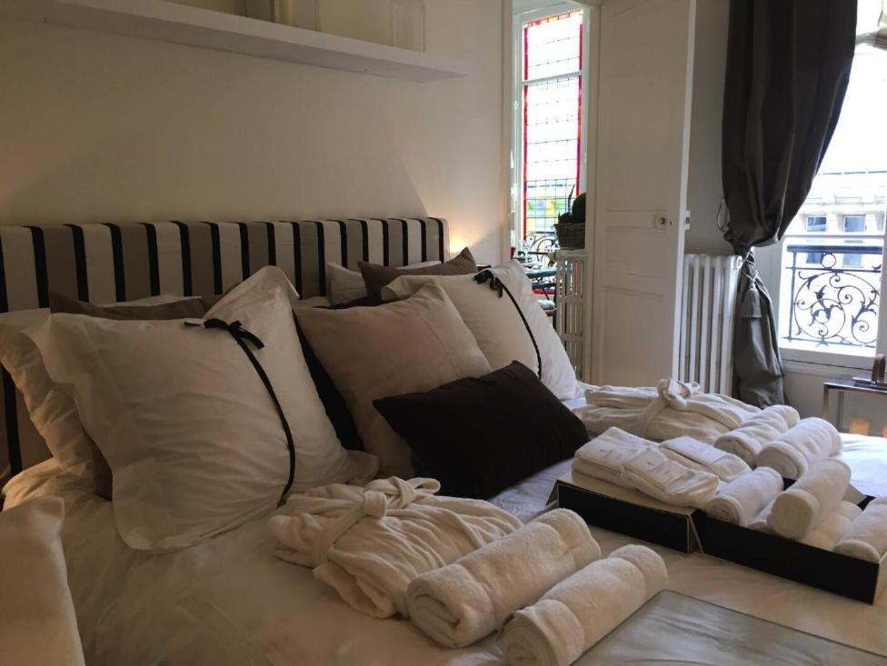 Eiffel Apartment Paris