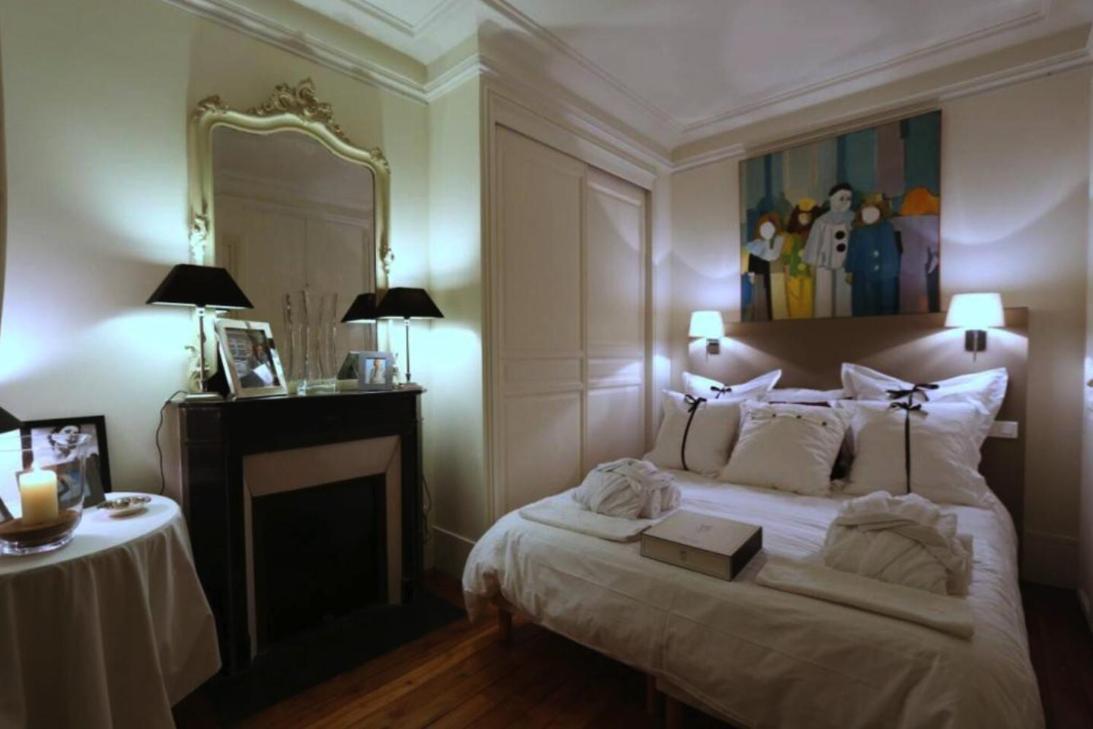 Eiffel Apartment Paris
