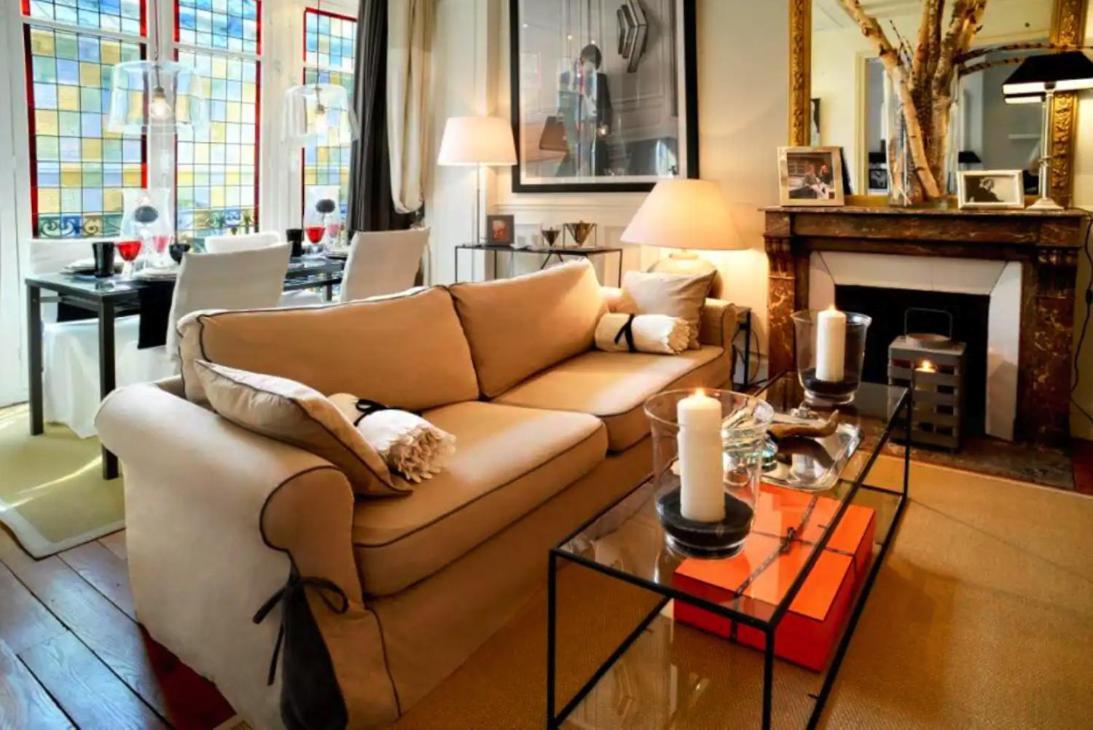 Eiffel Apartment