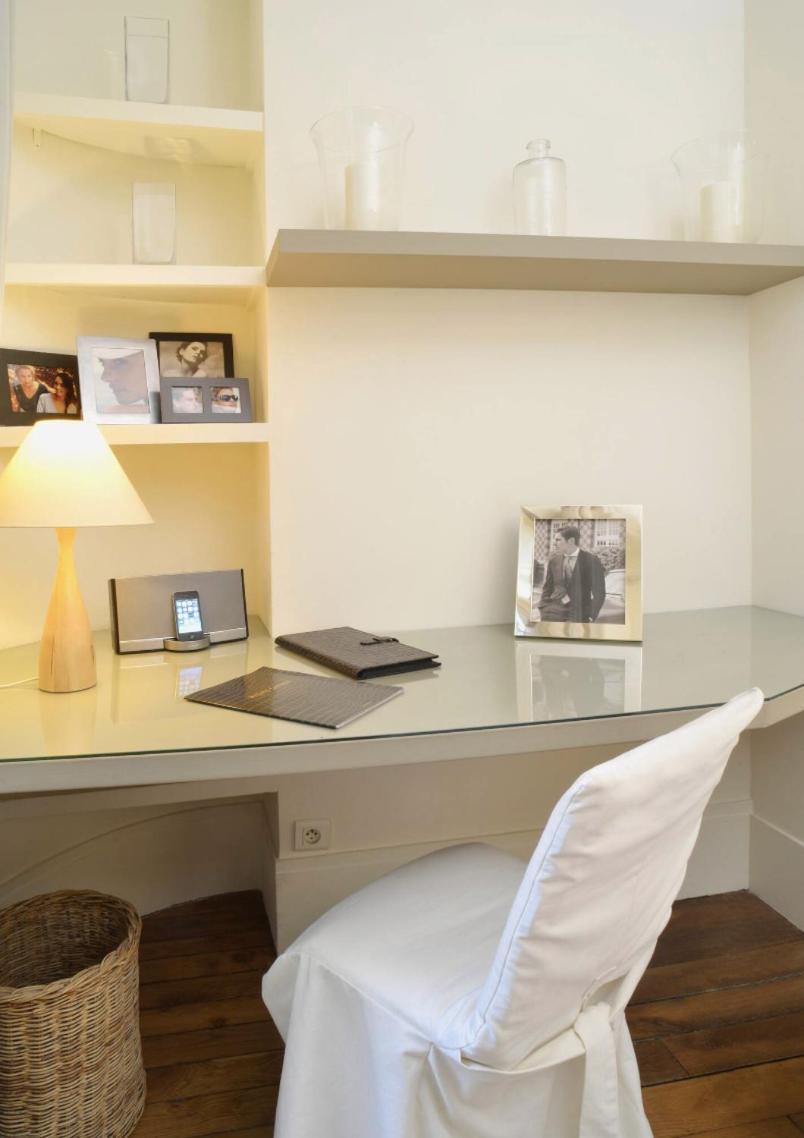 Eiffel Apartment