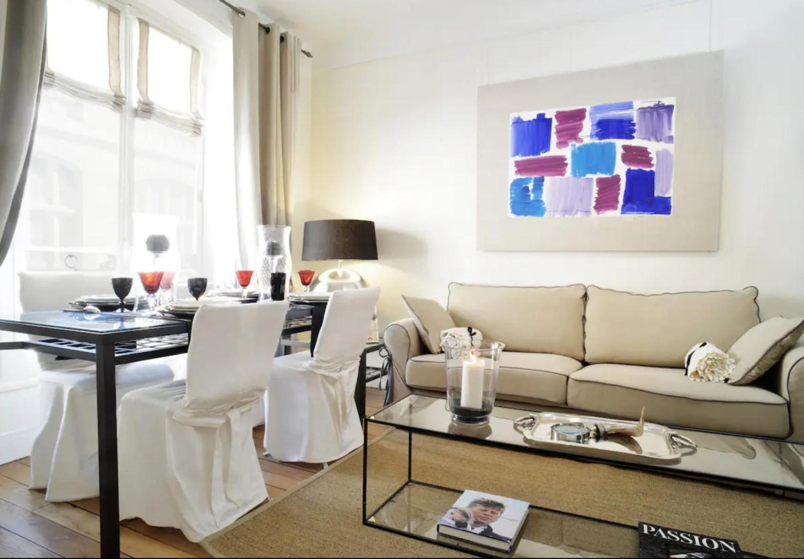 Eiffel Apartment