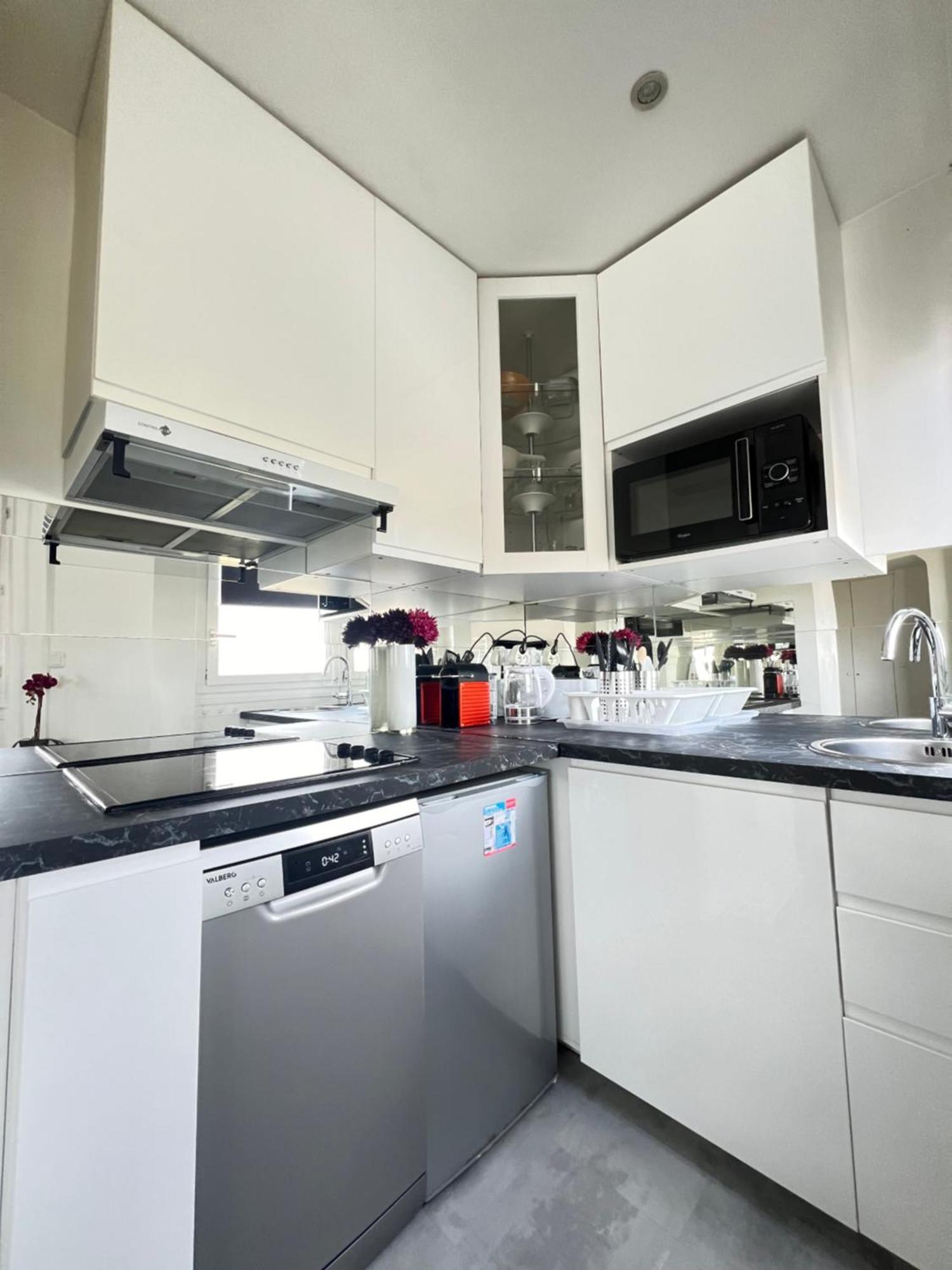 Apartment In With View, 15min Direct To Center *