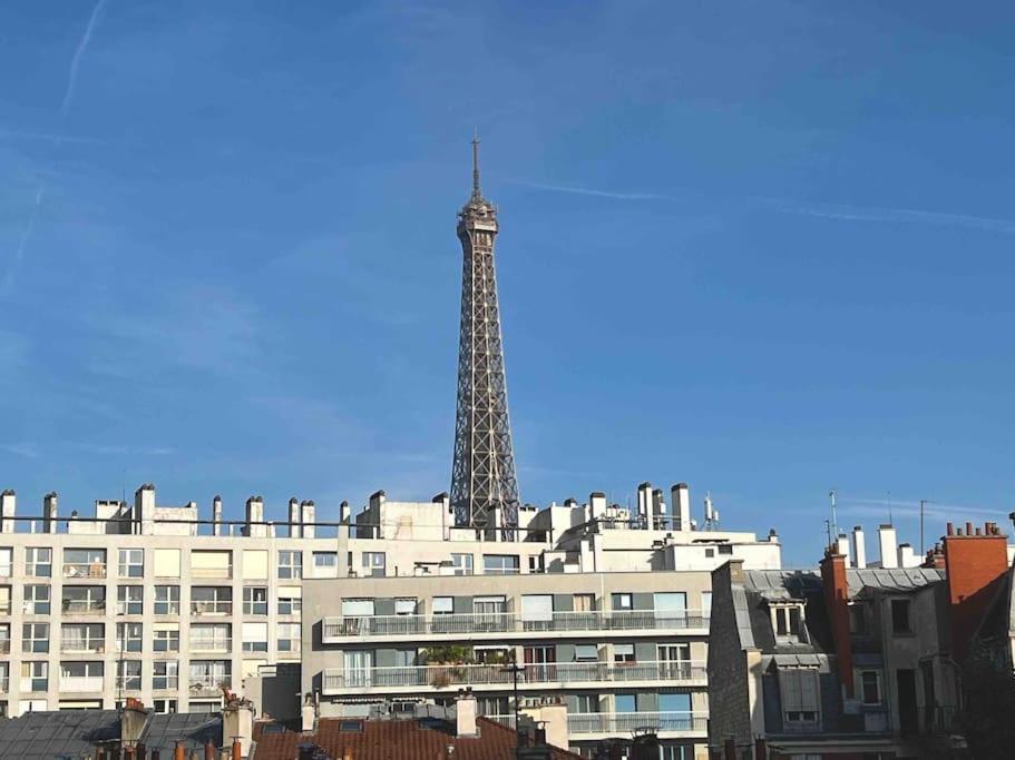 With Eiffel Tower View! Parigi
