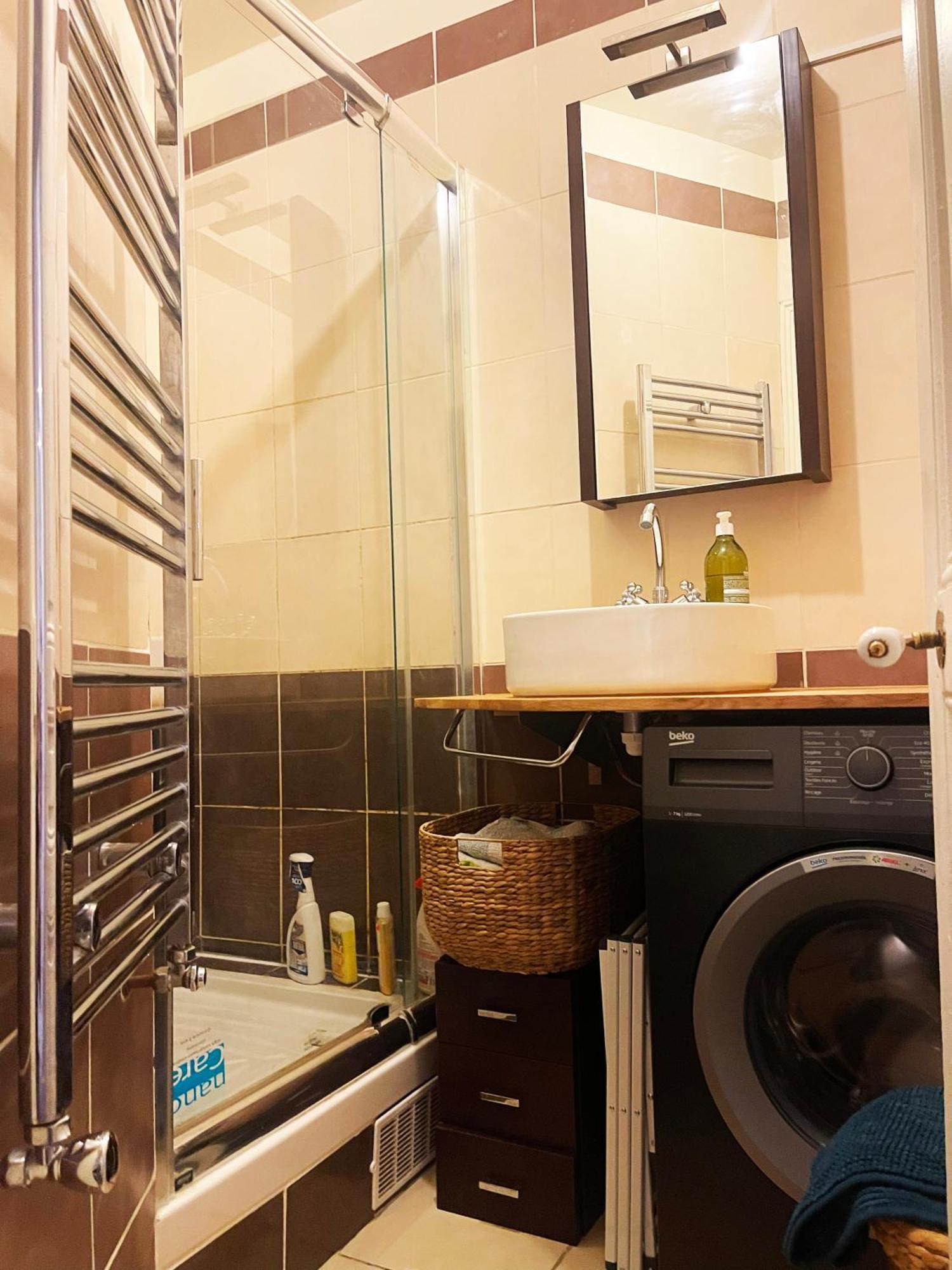 Flat In Montmartre/abbesses Parigi