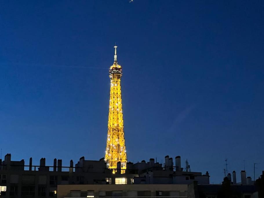 With Eiffel Tower View! Appartamento *
