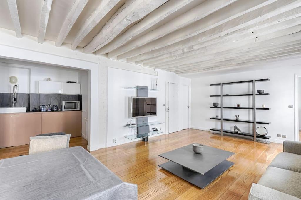 Marais Historical Center Charming 1br Parigi