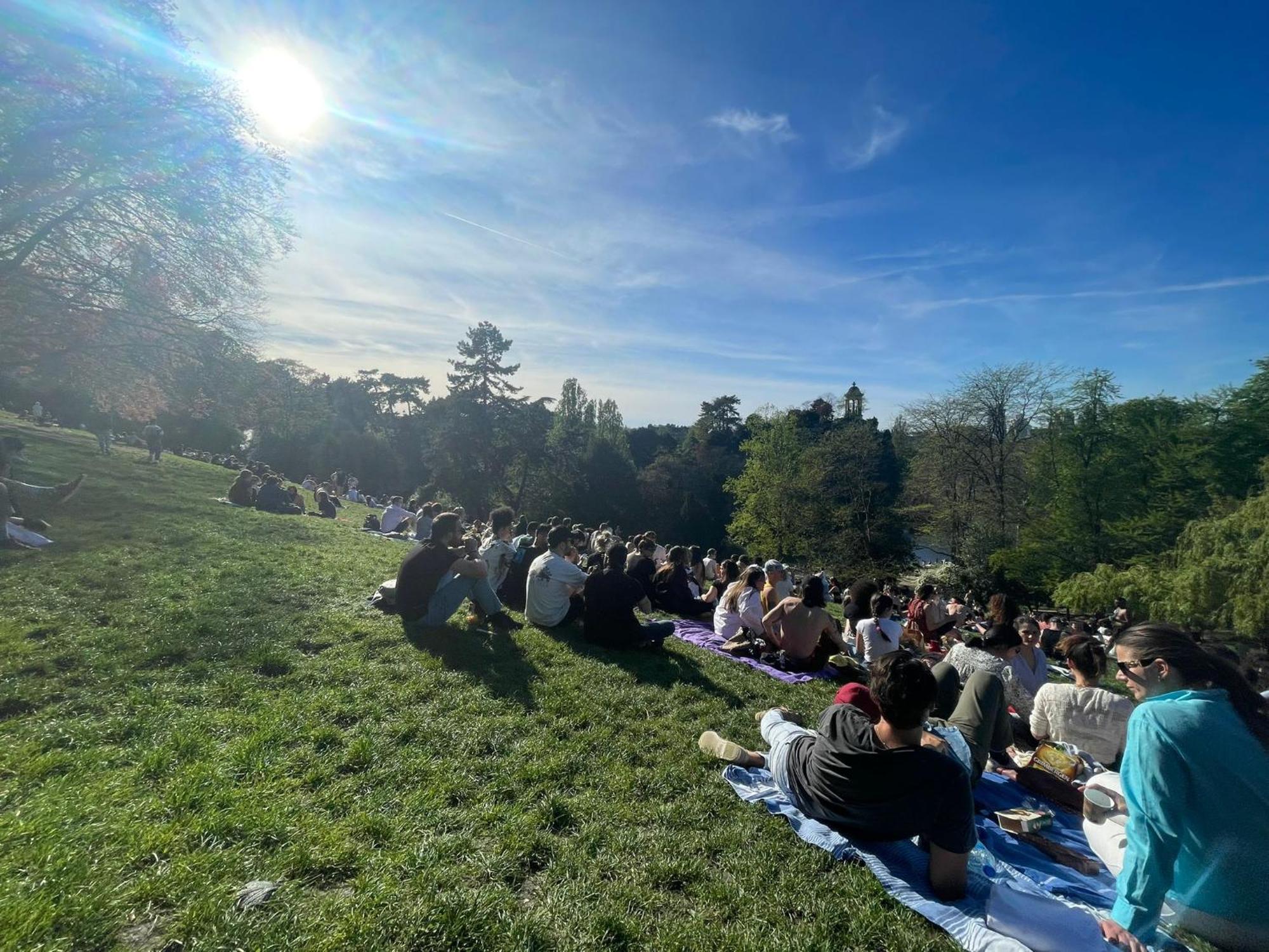 Superbe Centre - Buttes Chaumont Parigi