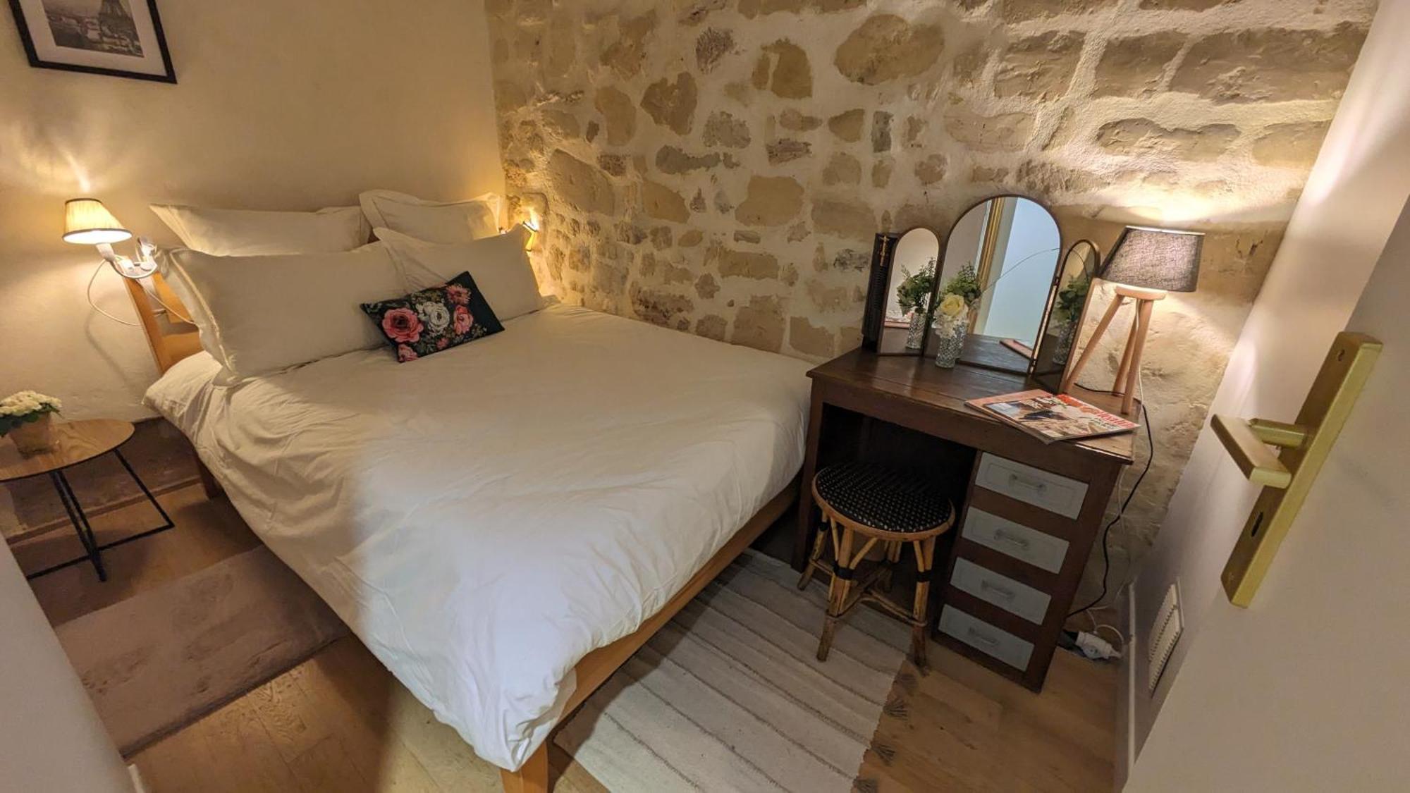 Apartment Les Freres Montgolfier - Le Marais - 80 M2 Paris
