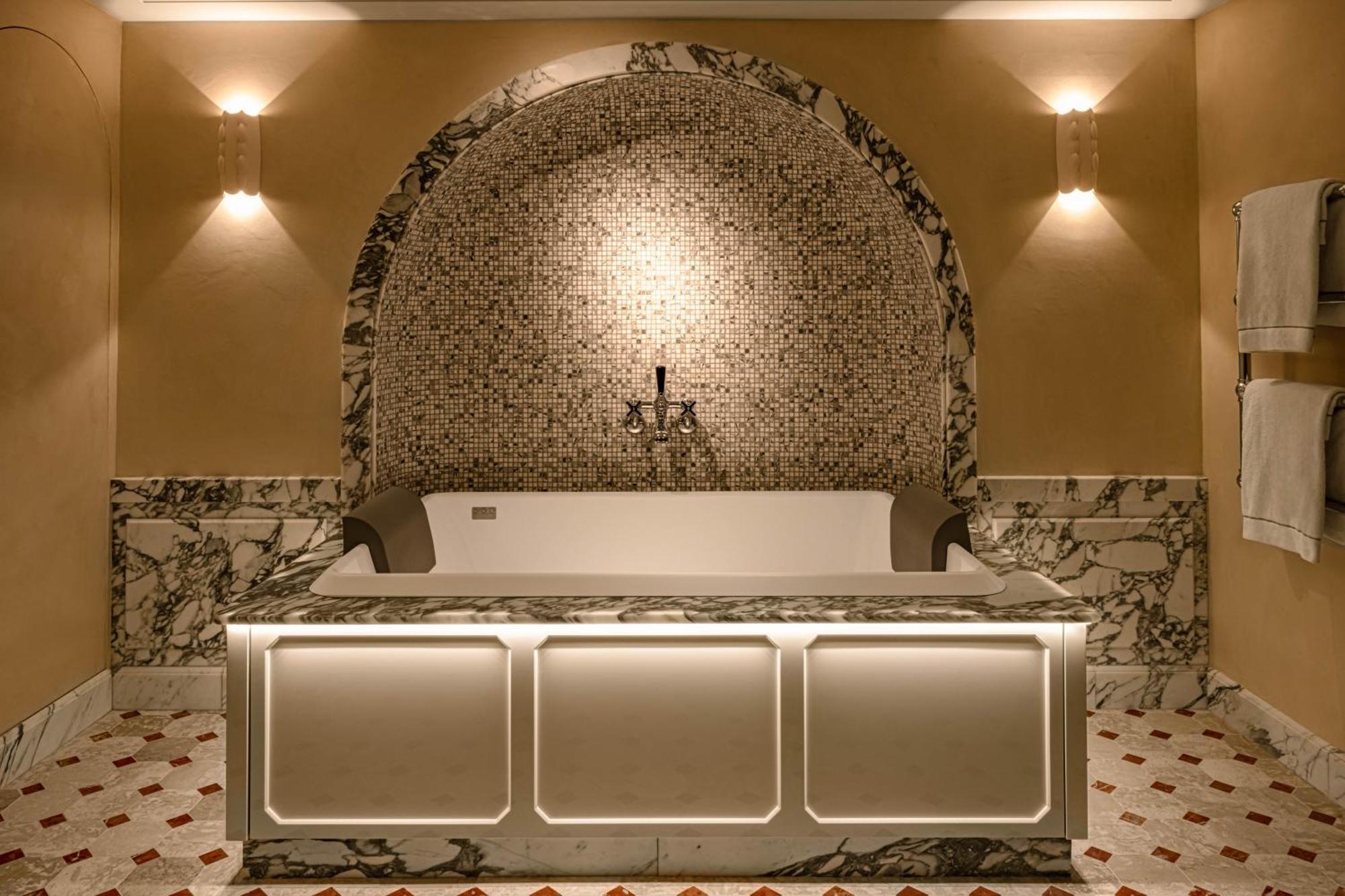 Saint James Hotel