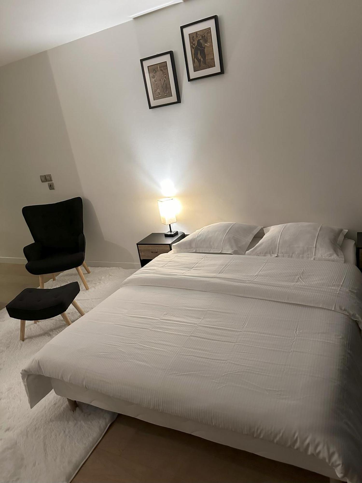 New Upscale 1 Bedroom * Paris