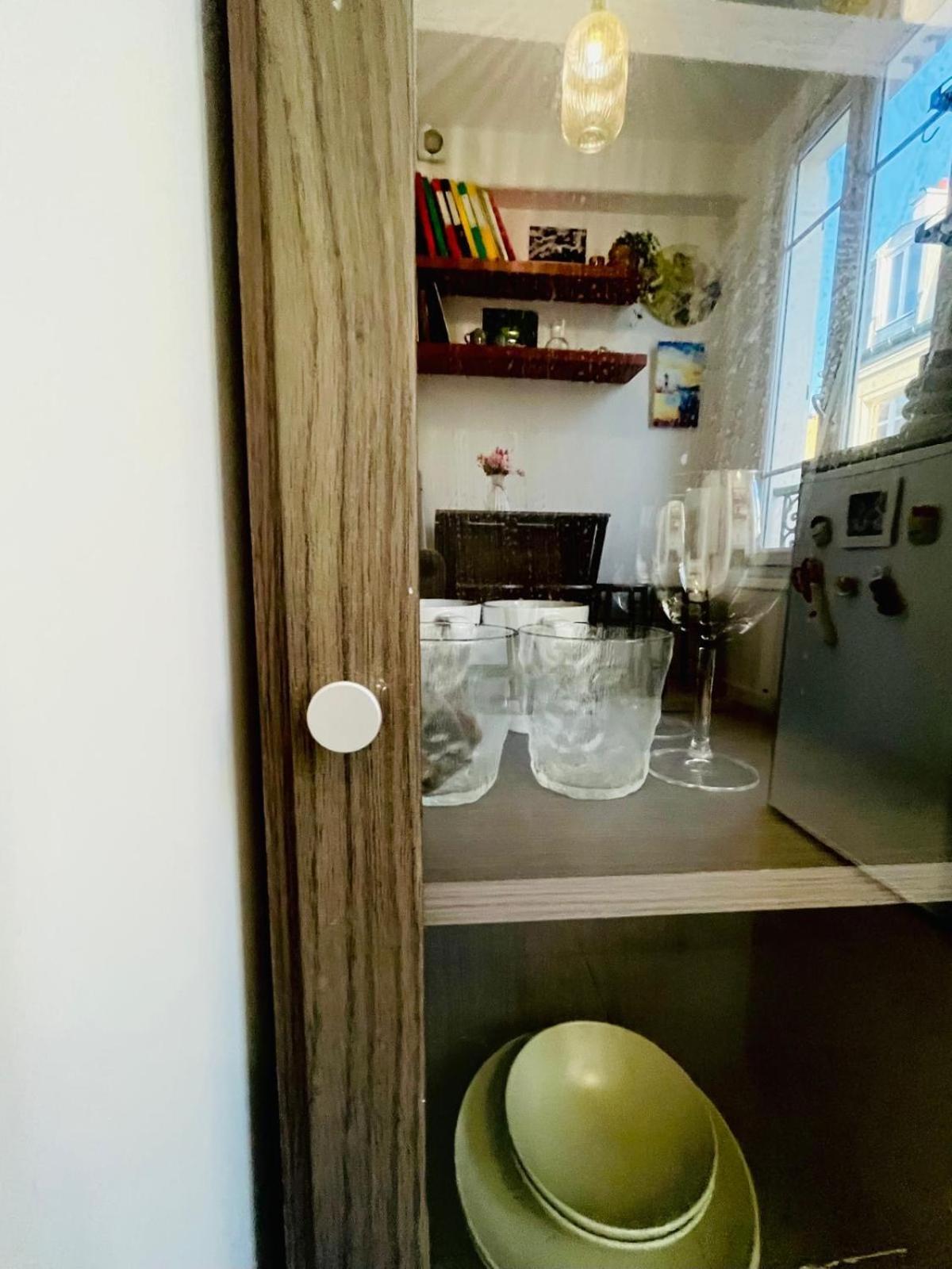 Apartment Dream Dwell Paris-artist Flat 450m To Mont Martre Paris