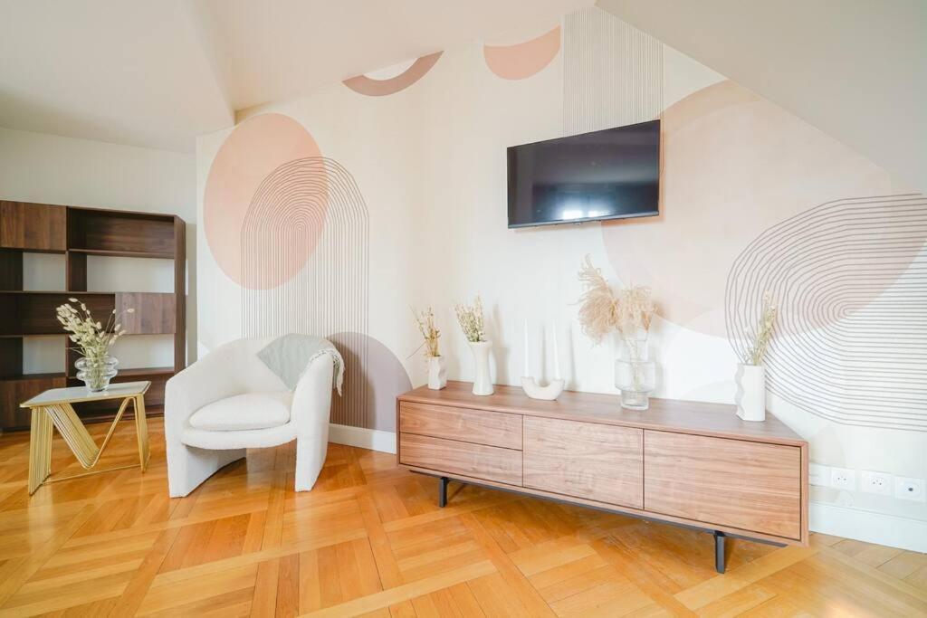 Haussmannien 16eme Apartment Paris