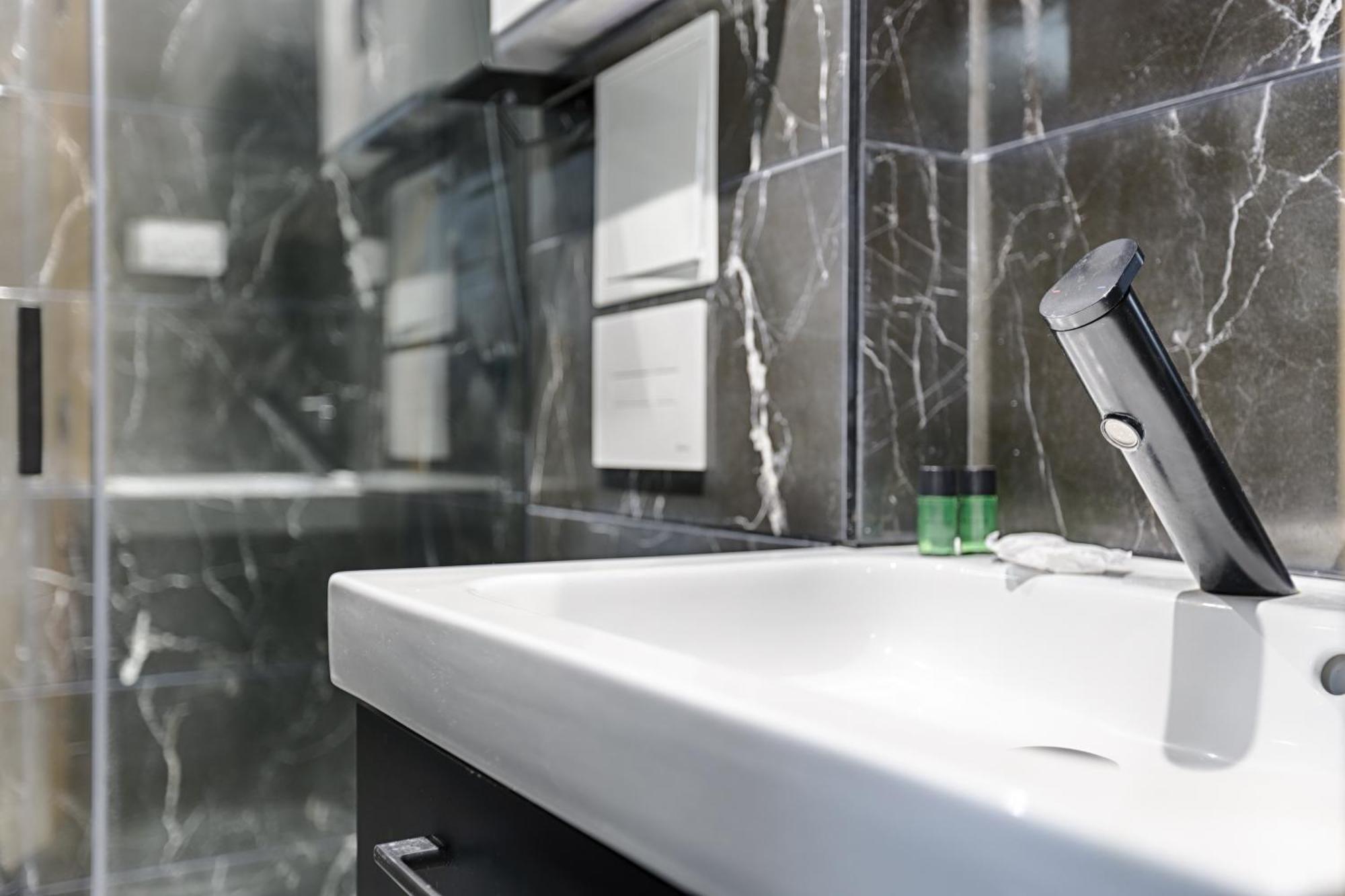Appartamento Mykeypers - Lovely With Jacuzzi Parigi