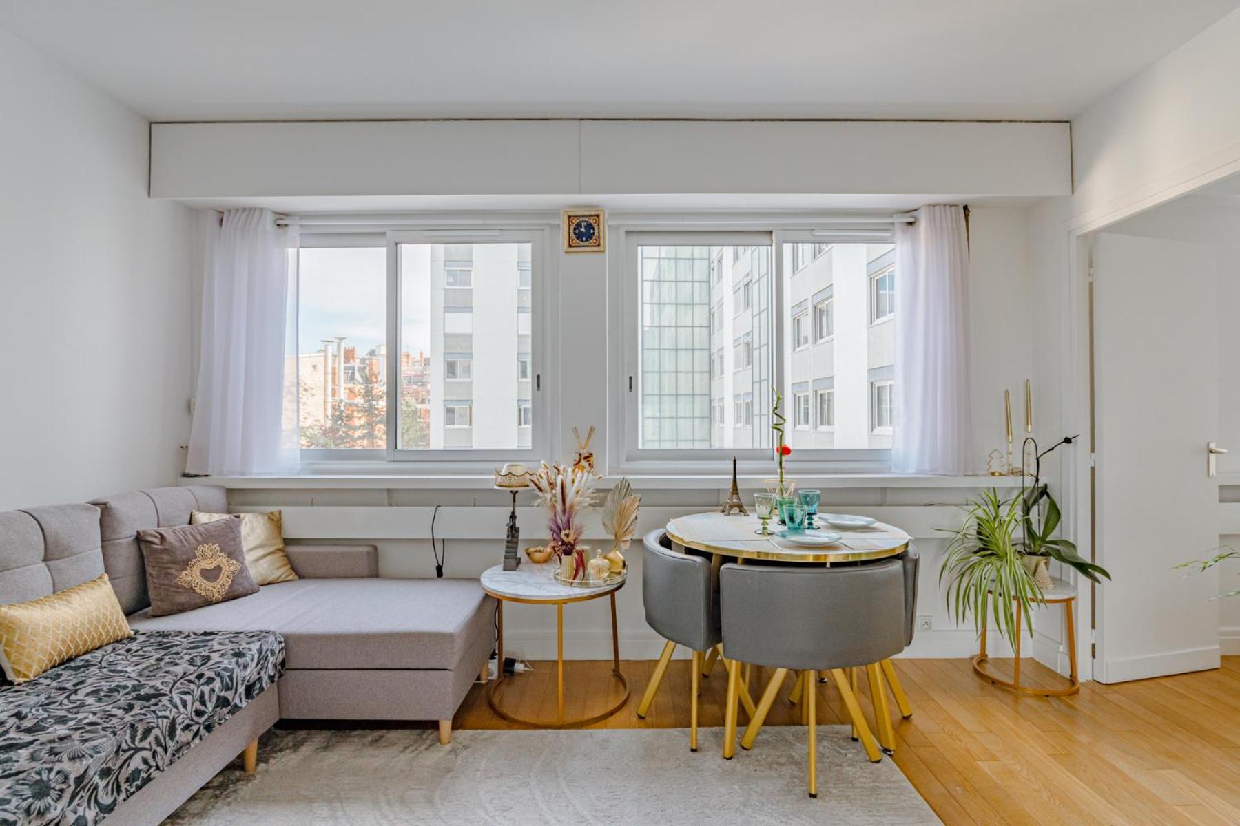 Appartamento With Eiffel Tower View!