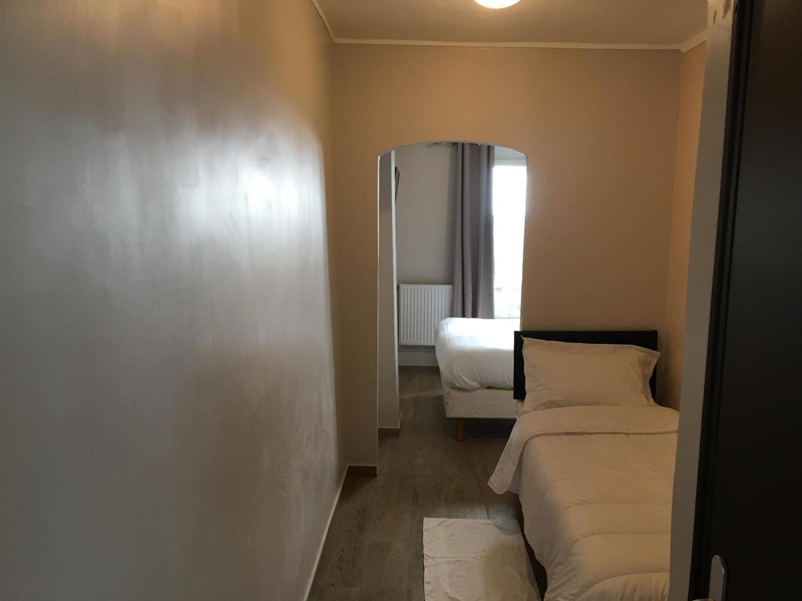 Le Saint Ouen Hotel *
