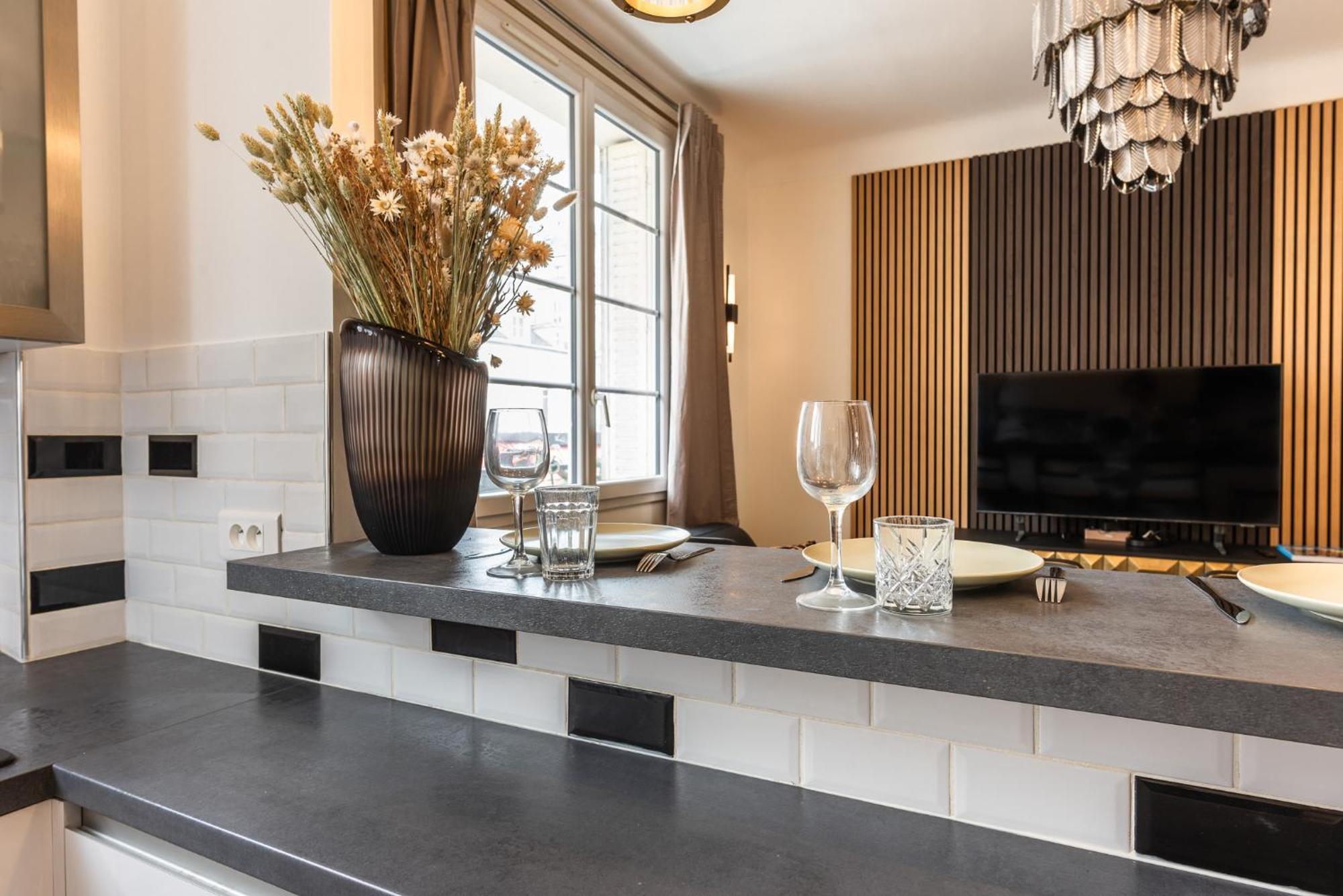 Cosy & Design 4 Guests - Eiffel Tower Apartment Paris