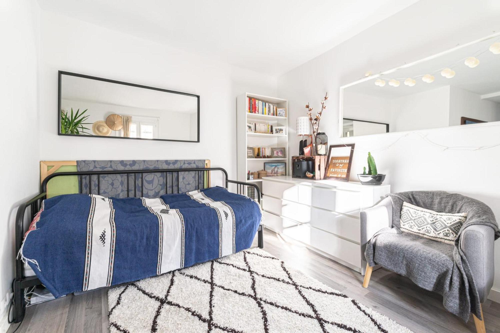 Beautiful And Bright Studio Near Belleville Apartment Paris
