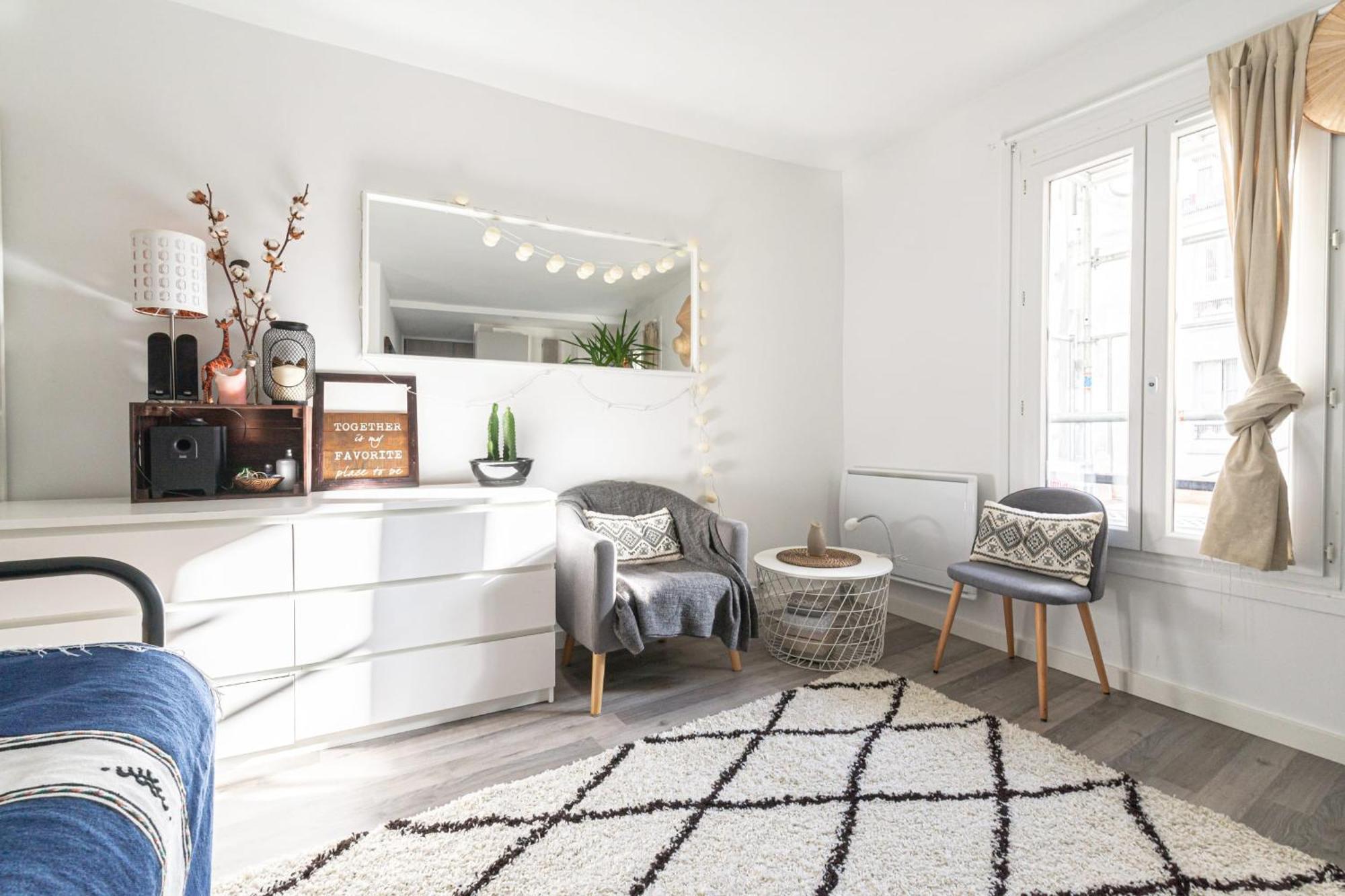Apartment Beautiful And Bright Studio Near Belleville Paris