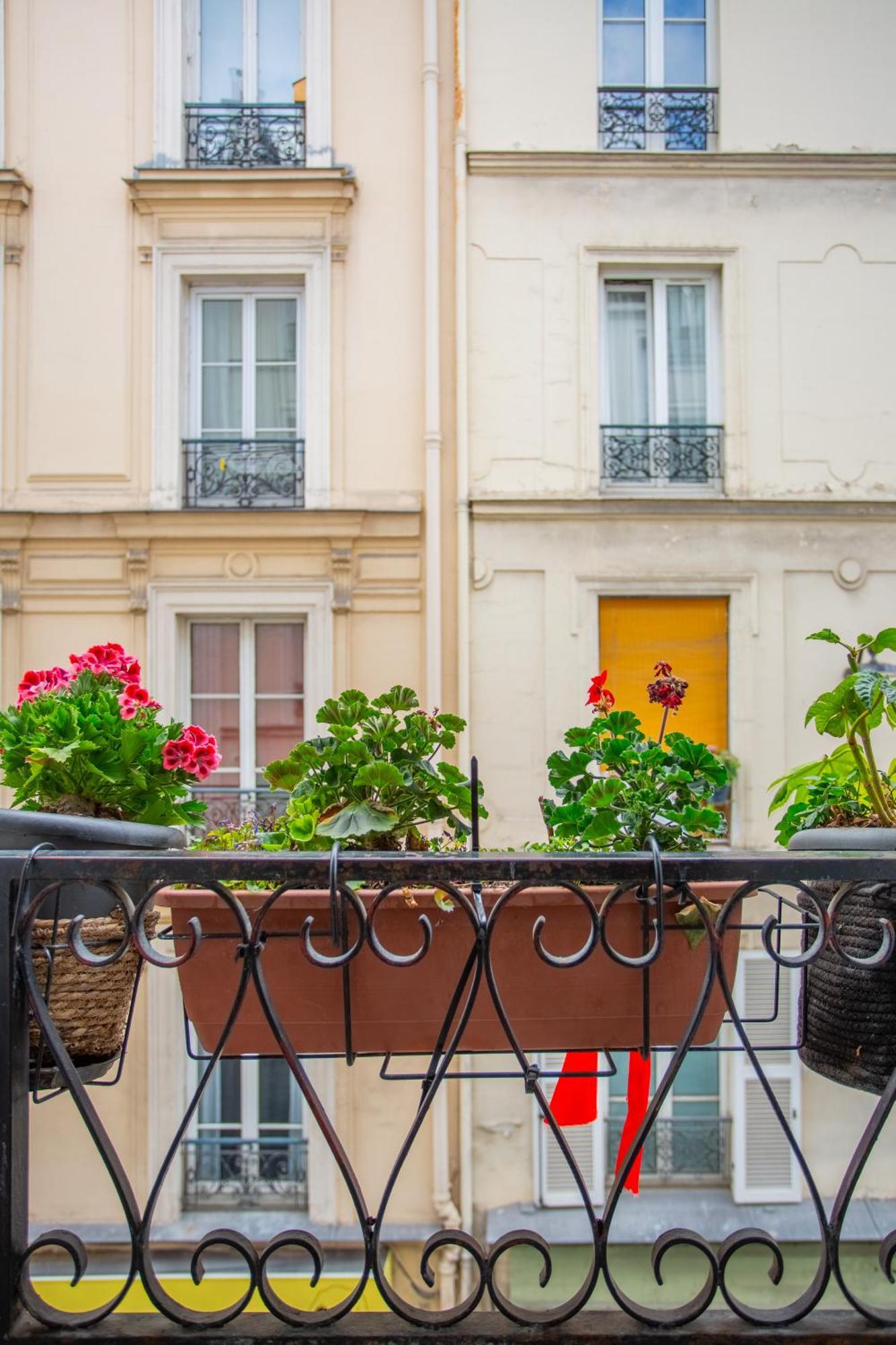 Charming Parisian With Views *