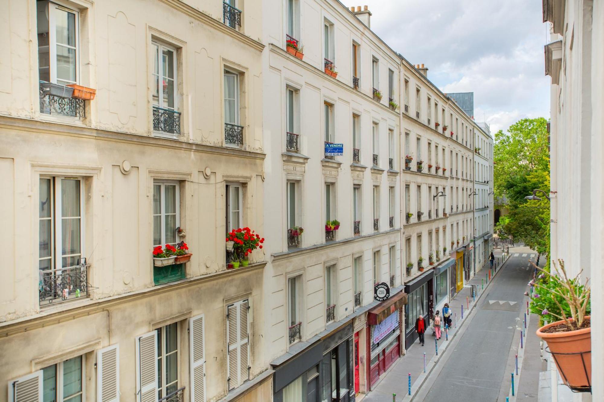 Charming Parisian With Views