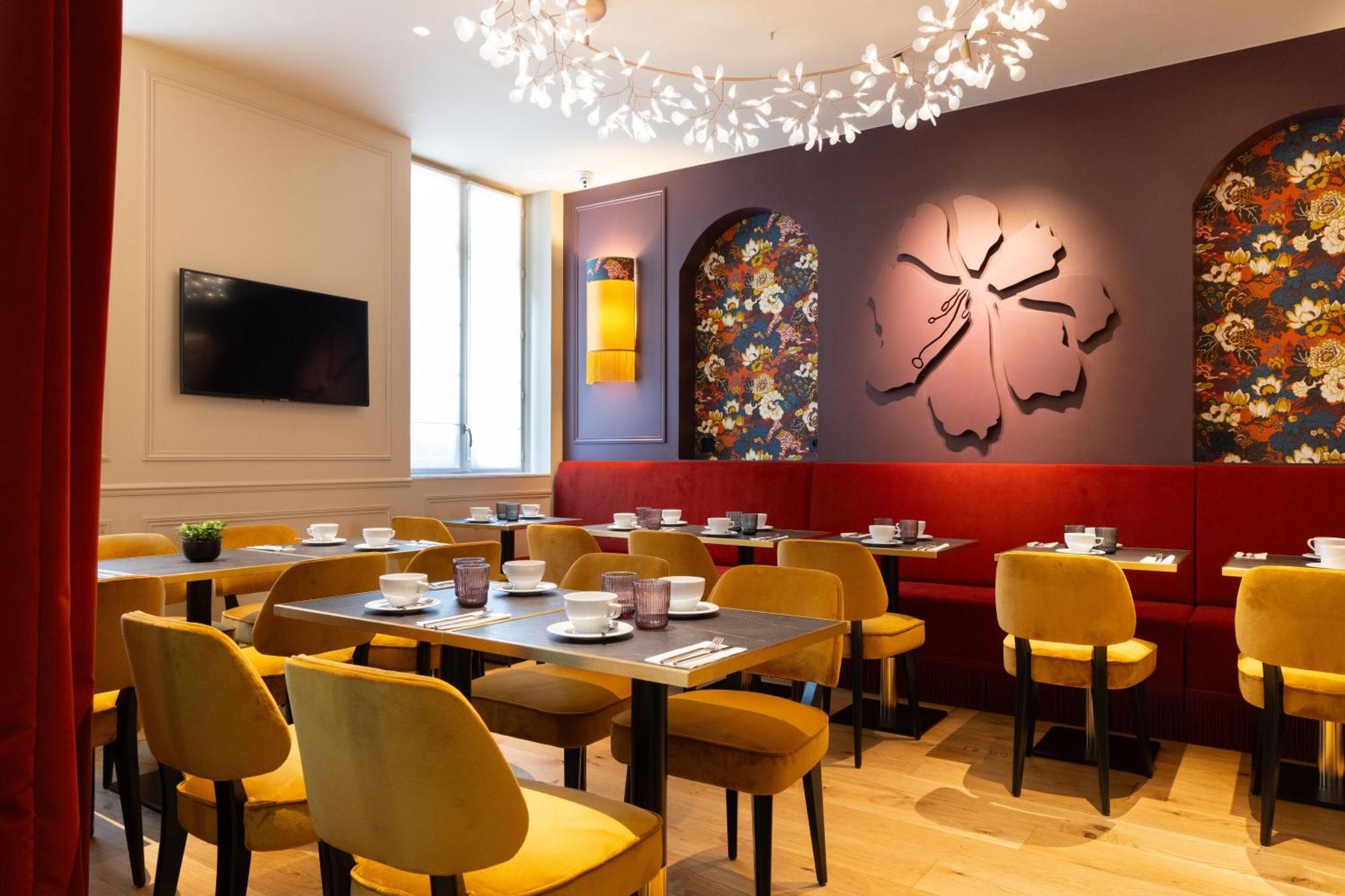Mayflower Opera 4*