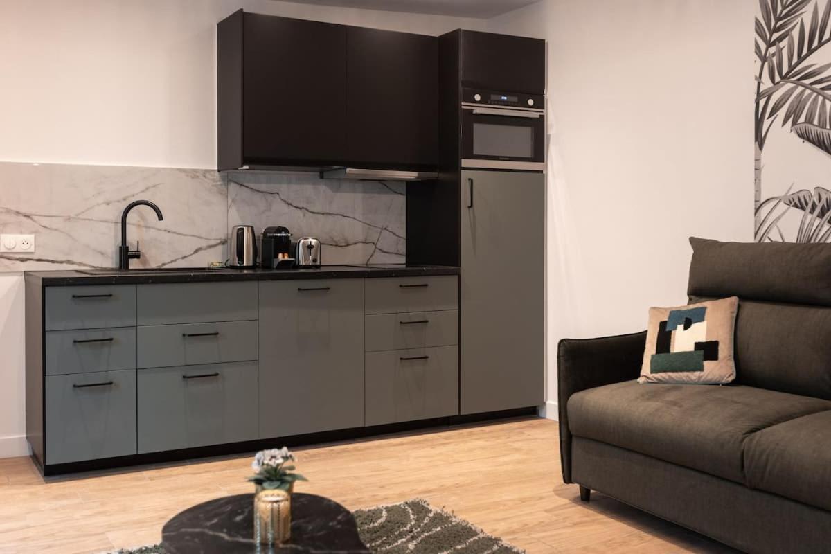 Appartamento Rez De Chausse Dans Rue Pavee 4 Pers Nation *