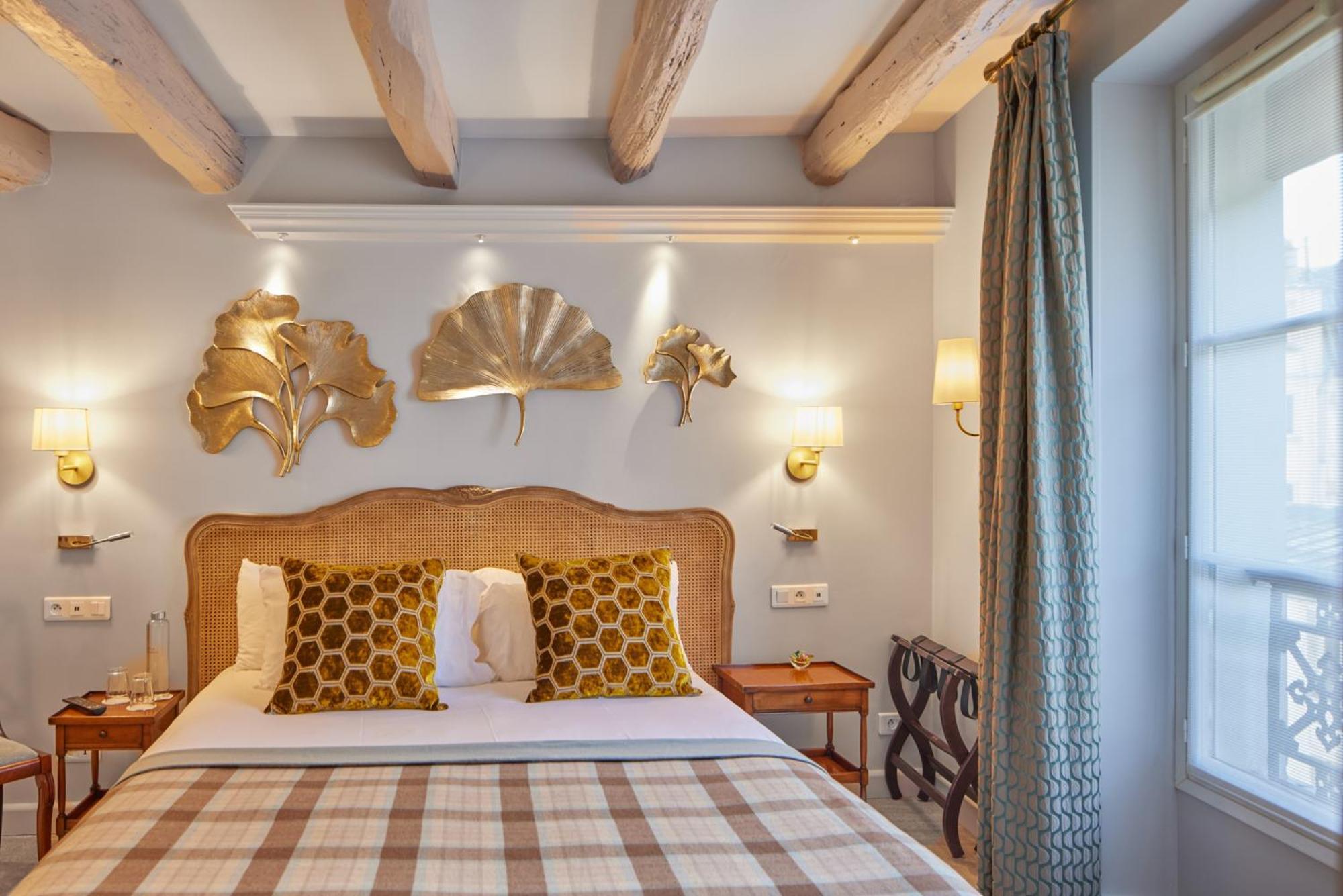 Le Relais Montmartre Hotel