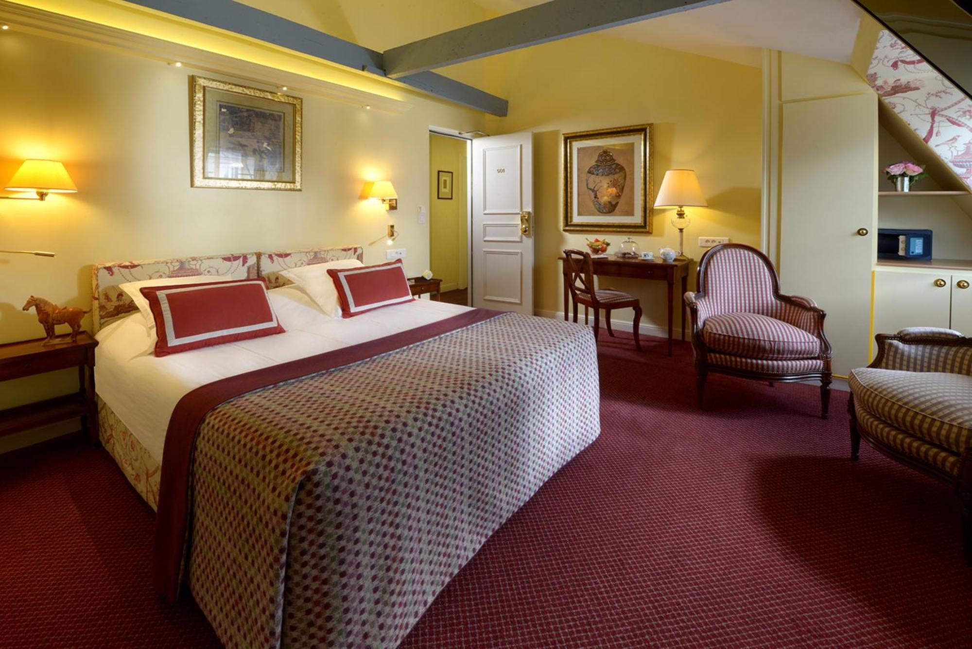Le Relais Montmartre 4*