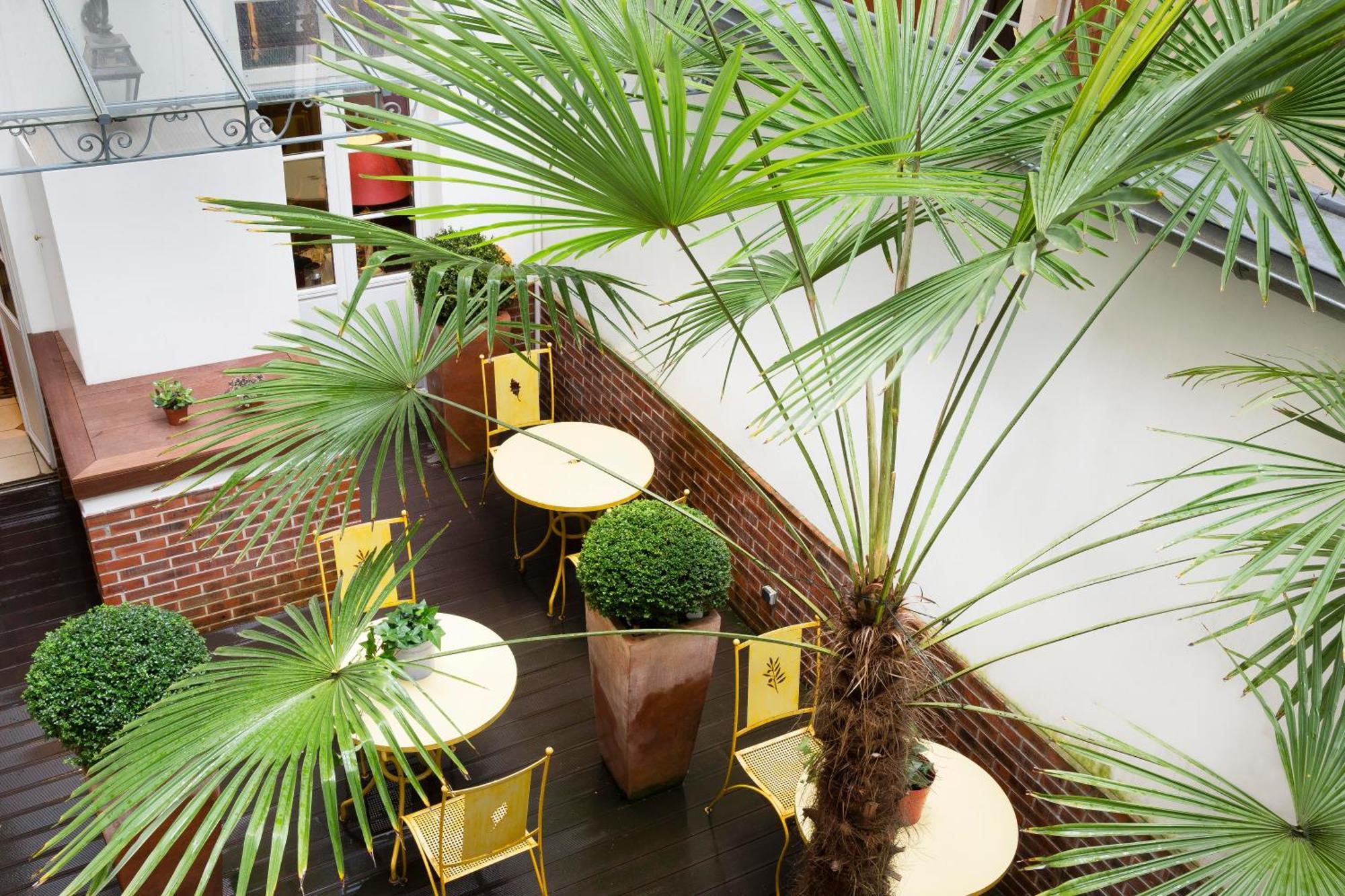 Le Relais Montmartre Hotel