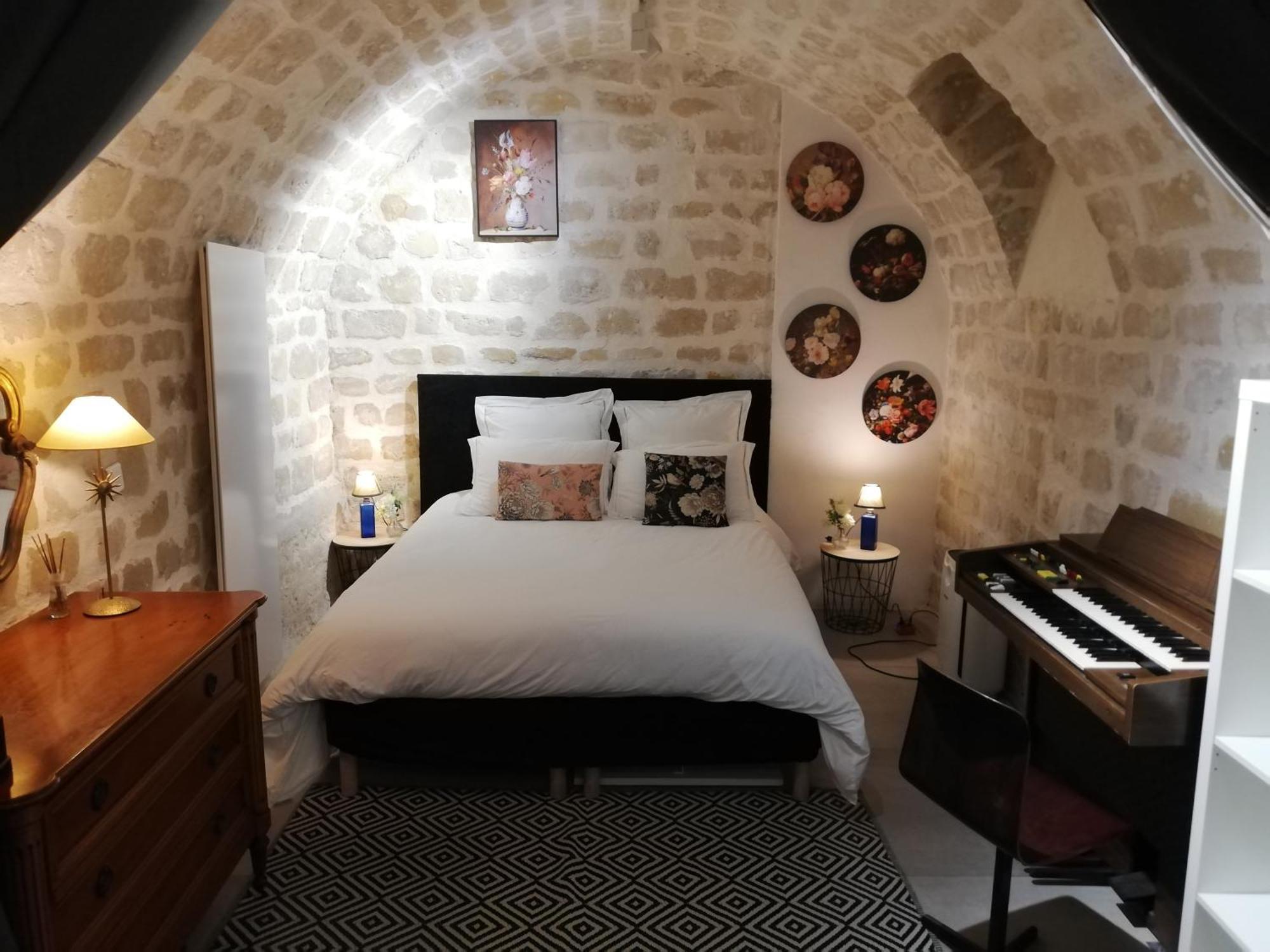 Les Freres Montgolfier - Le Marais - 80 M2