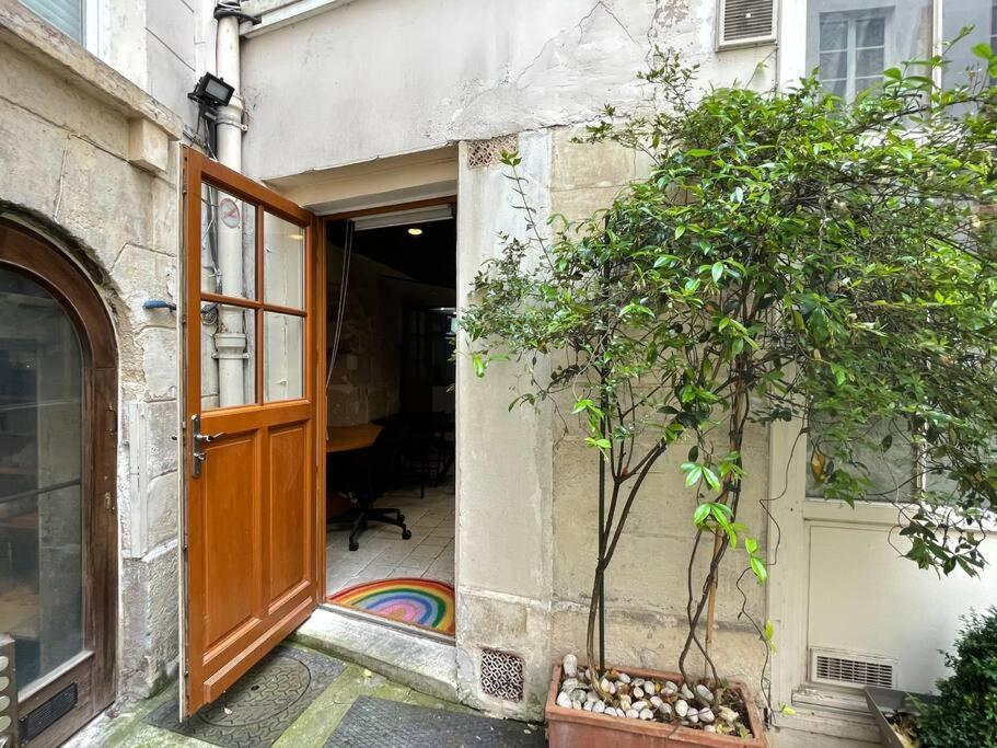 Charming Rue St Andre Des Arts Apartment Paris