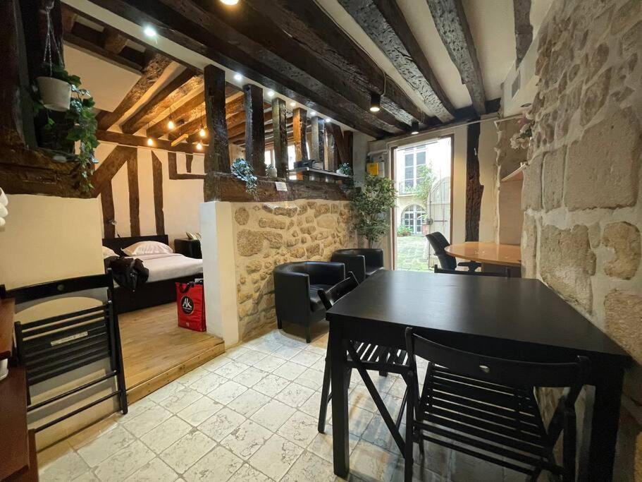 Charming Rue St Andre Des Arts Apartment *