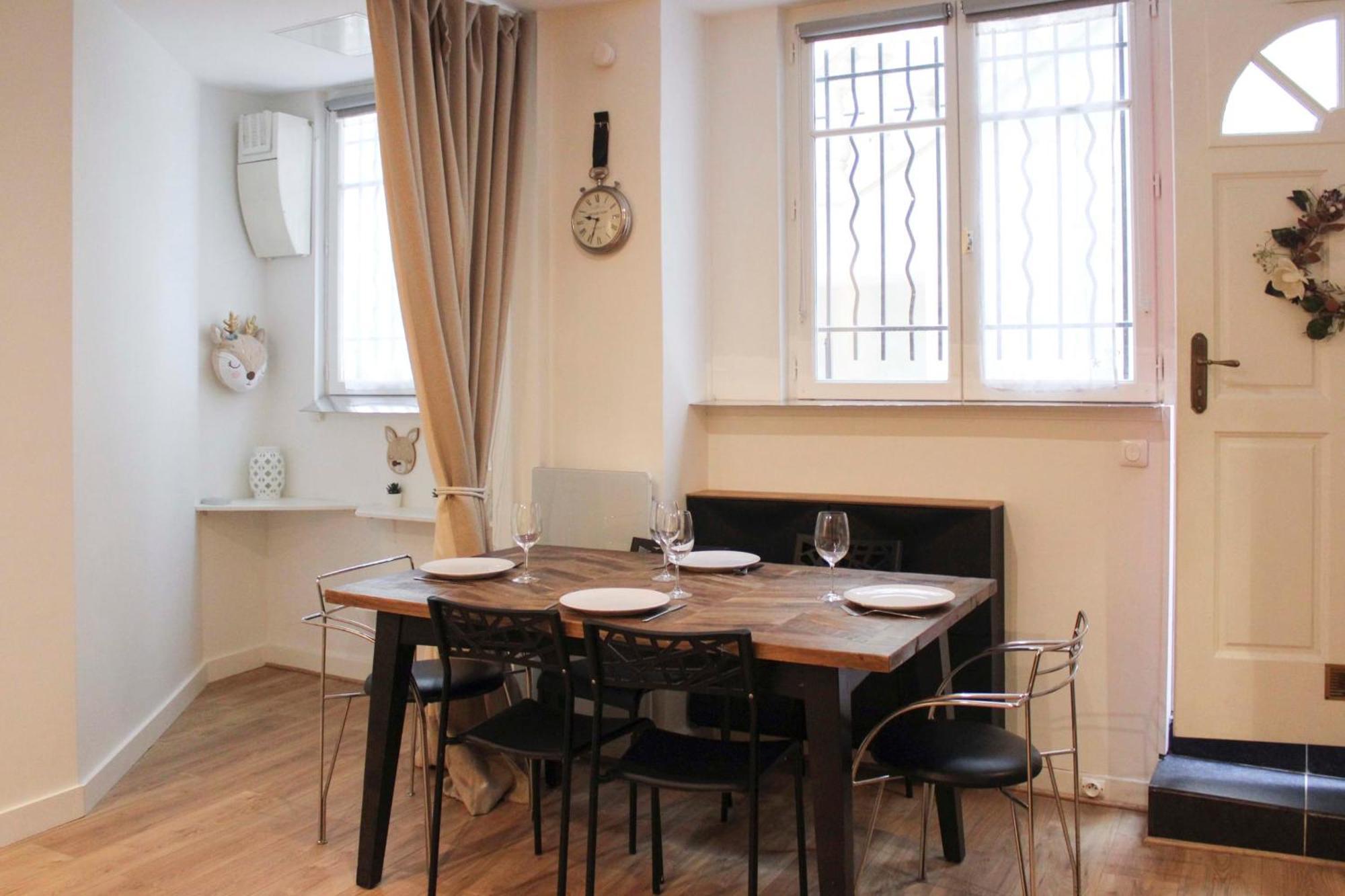 Apartment Comfortable 1bedroom In The Heart Of Paris