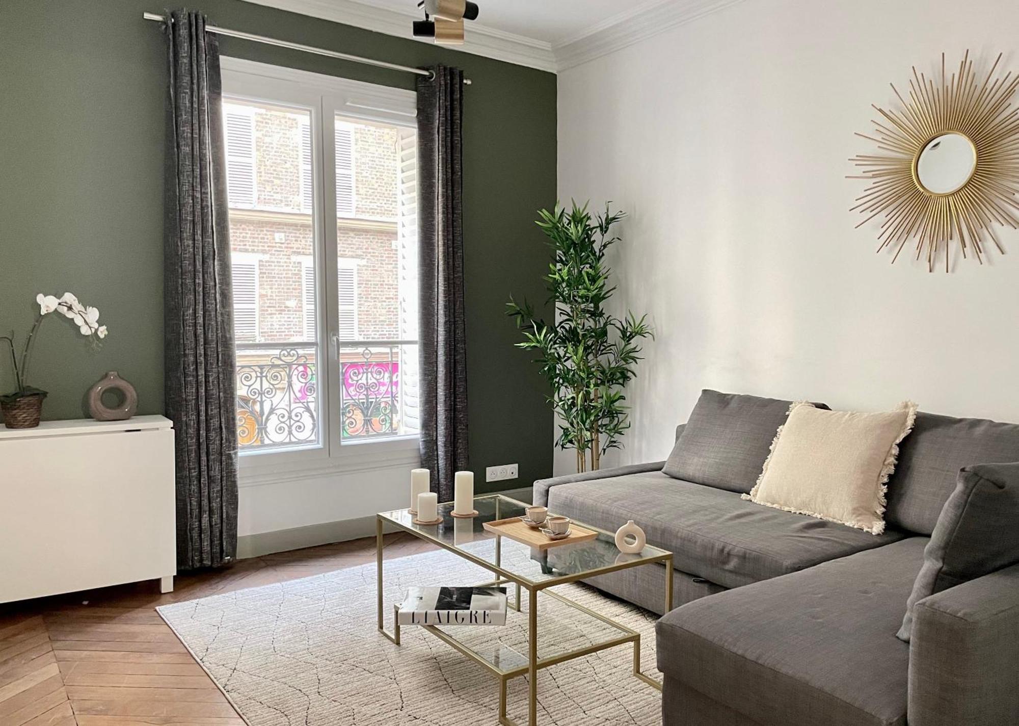 Chic And Spacious Flat In Montmartre Parigi