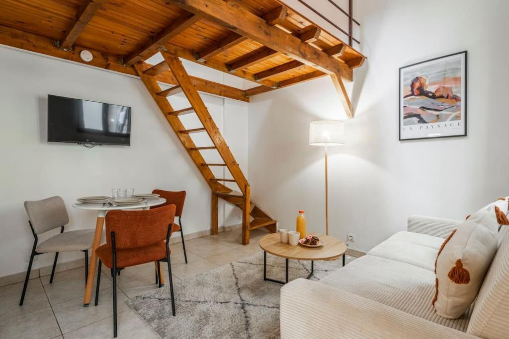 Avec Mezzanine #nation #voltaire Apartment
