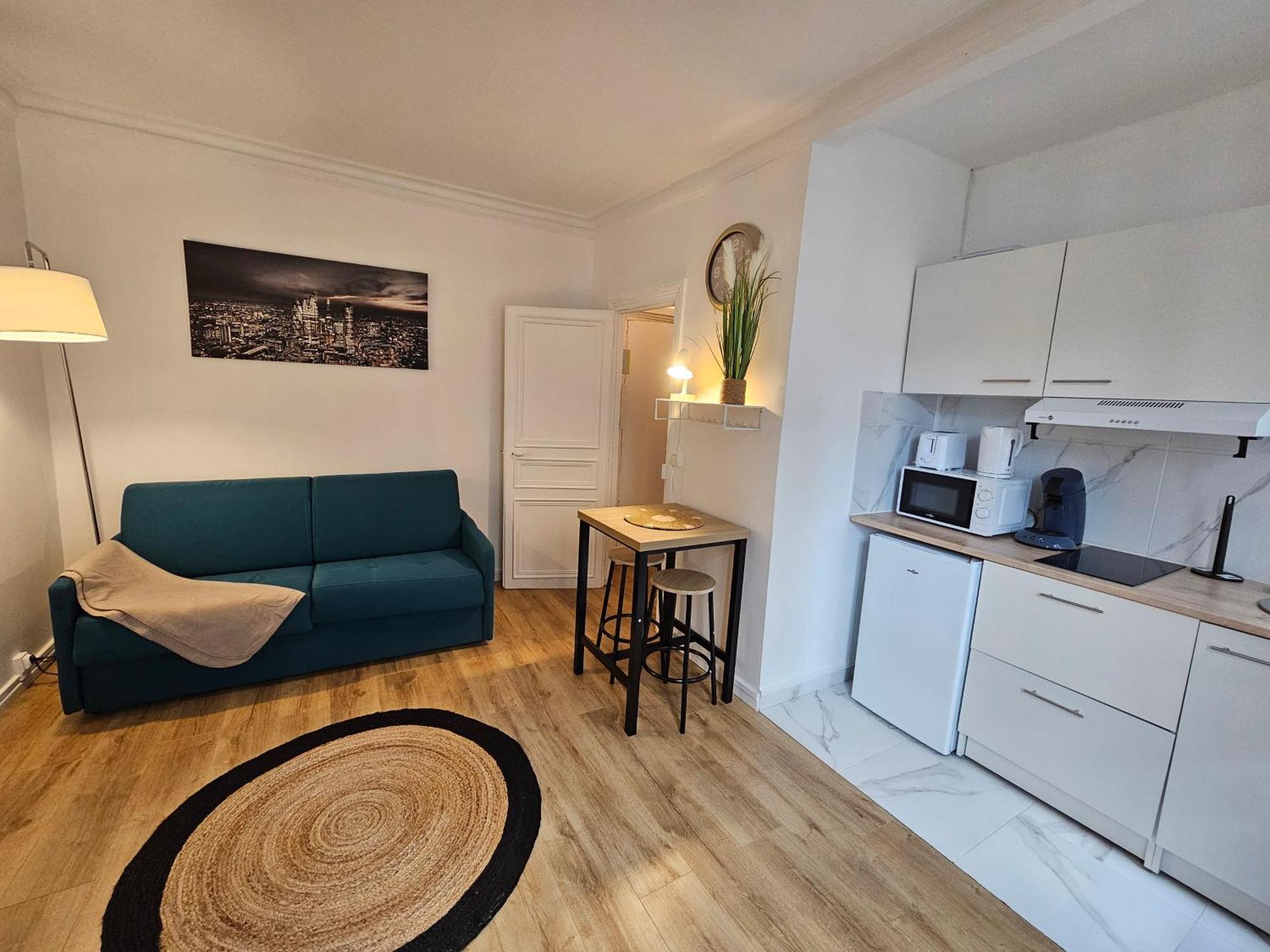 A Clichy Apartment